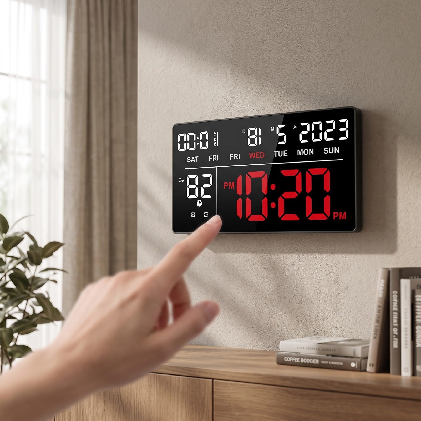 Orologio da Parete Digitale a LED con luminosità Regolabile e Funzione di Allarme per Casa e Ufficio Design Rosso Bianco 12,52 X 7,8 Pollici
