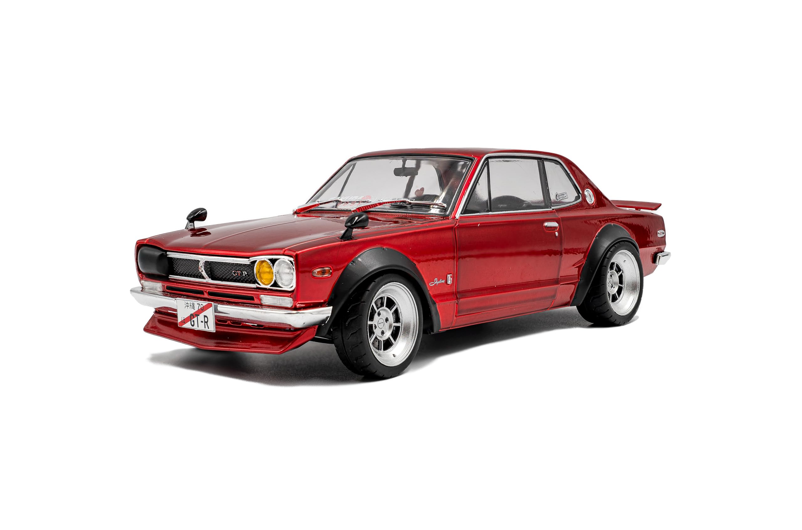 Solido Nissan Skyline (C10) Hakosuka – JDM-Klassiker, kantige Coupéform, Motorsport-Look, Kotflügelverbreiterungen, Diecast Modellauto, Rot, 1:18
