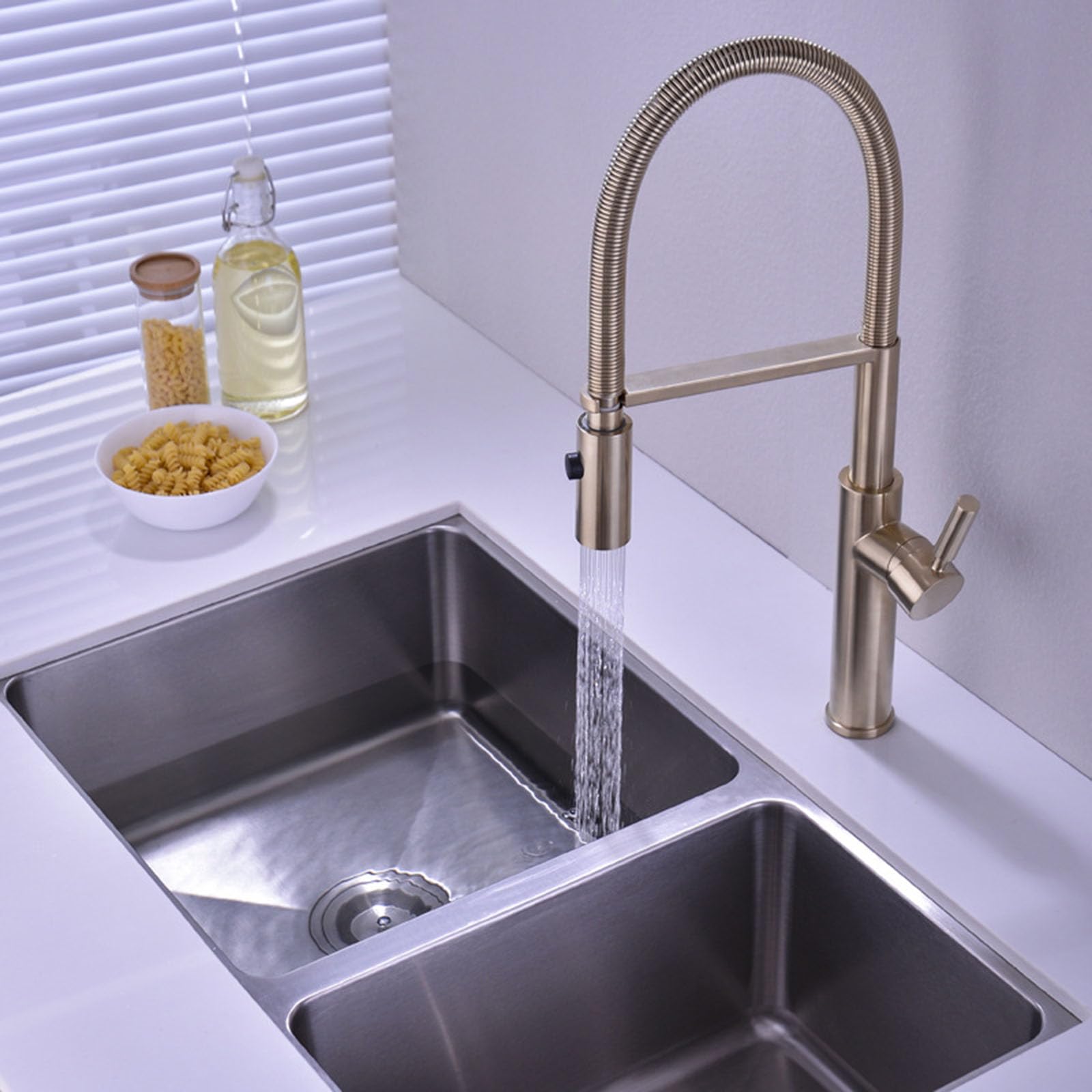 Miscelatore Lavello Cucina con Doccetta Estraibile Rubinetto Monocomando Molla Girevole 360°,Oro Spazzolato