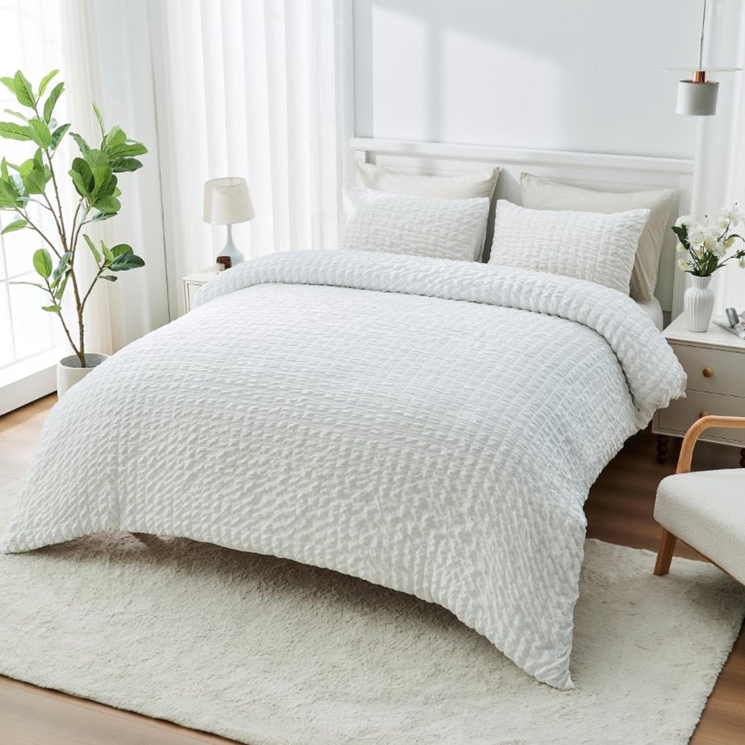 Lions White Bedding Set - King Size Duvet Cover with Matching Pillowcase, Ultra Soft 100% Polyester Microfibre Quilt Covers, 3 Piece Bed Linen Sets, 230x220cm