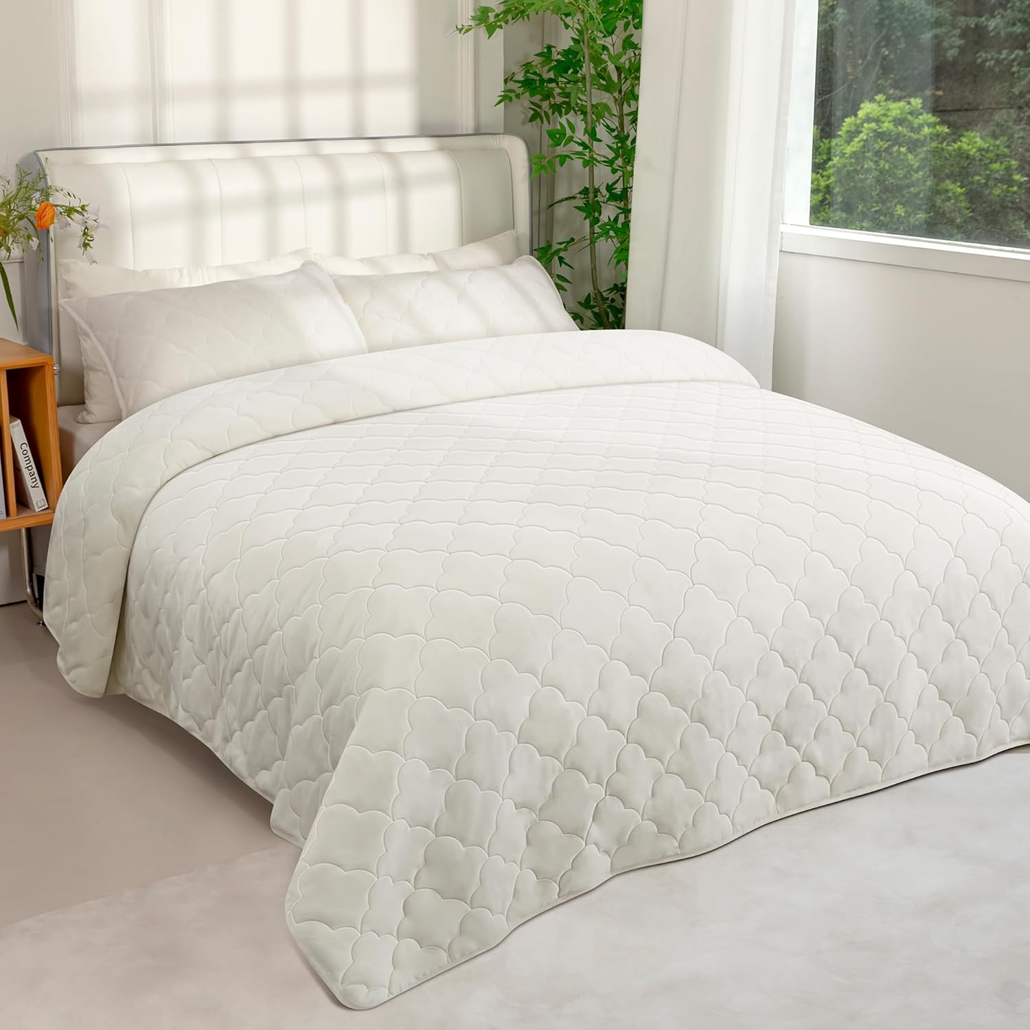 Velvet Quilt Set King Size - Luxury Lightweight Velvet Bed Comforter & 2 Pillow Shams | Oversized Coverlet Bedspread 3 Piece | Oeko-TEX All Season Bedding Cream White