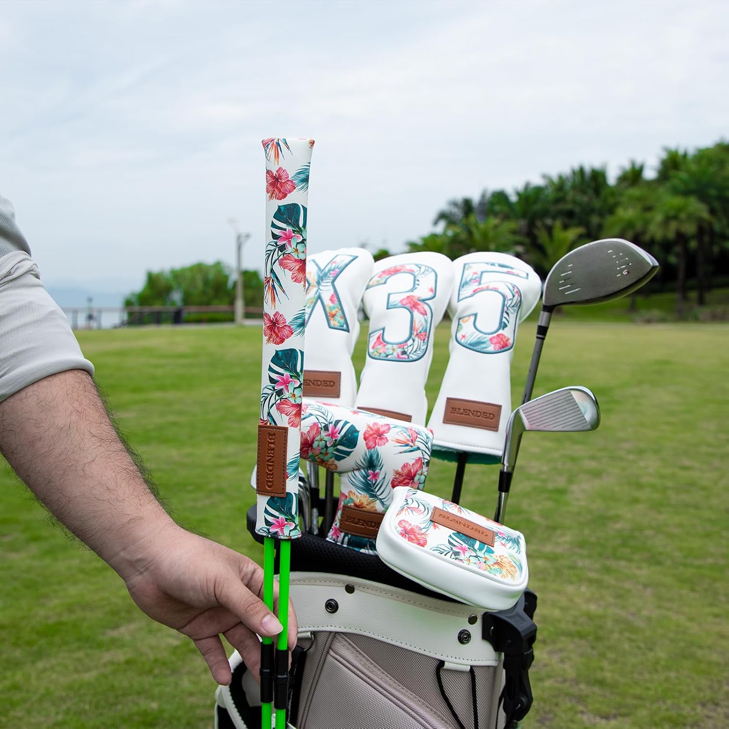 Golf Alignment Stick Cover Premium Leather Perfect Cover for Alignment Sticks Stylish Design Alignment Sticks Holder Golf Club Protector Holds 2 Sticks (for Golf Alignment Stick)