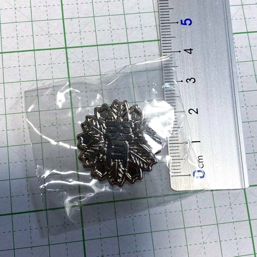 Amazon | ダイヤのA 青道高校 校章 ピンバッジ | バッジ | おもちゃ Amazon | ダイヤのA 青道高校 校章 ピンバッジ | バッジ | おもちゃ