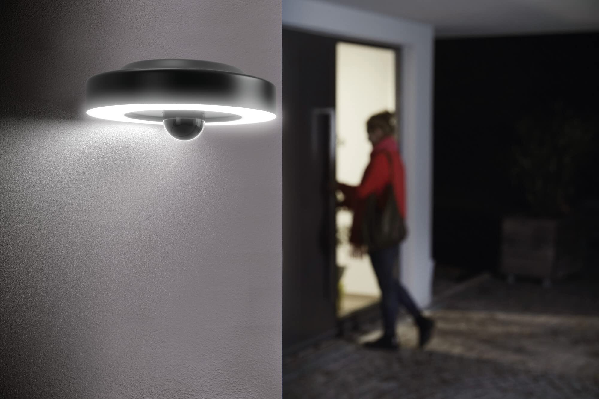 LEDVANCE SMART+ CIRCLE lampada da parete e soffitto da esterno con telecamera e altoparlante, luce LED bianca calda (3000K), grigio scuro, scheda di memoria, tecnologia Smart WiFi