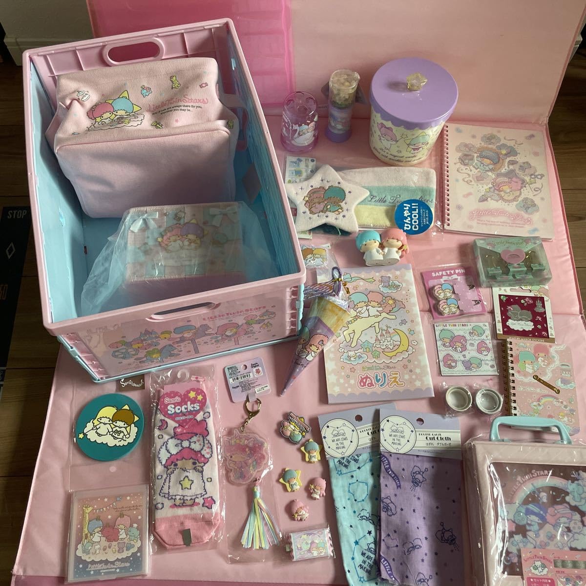 T1404 キキララ リトルツインスターズ ダストボックス 缶 サンリオ