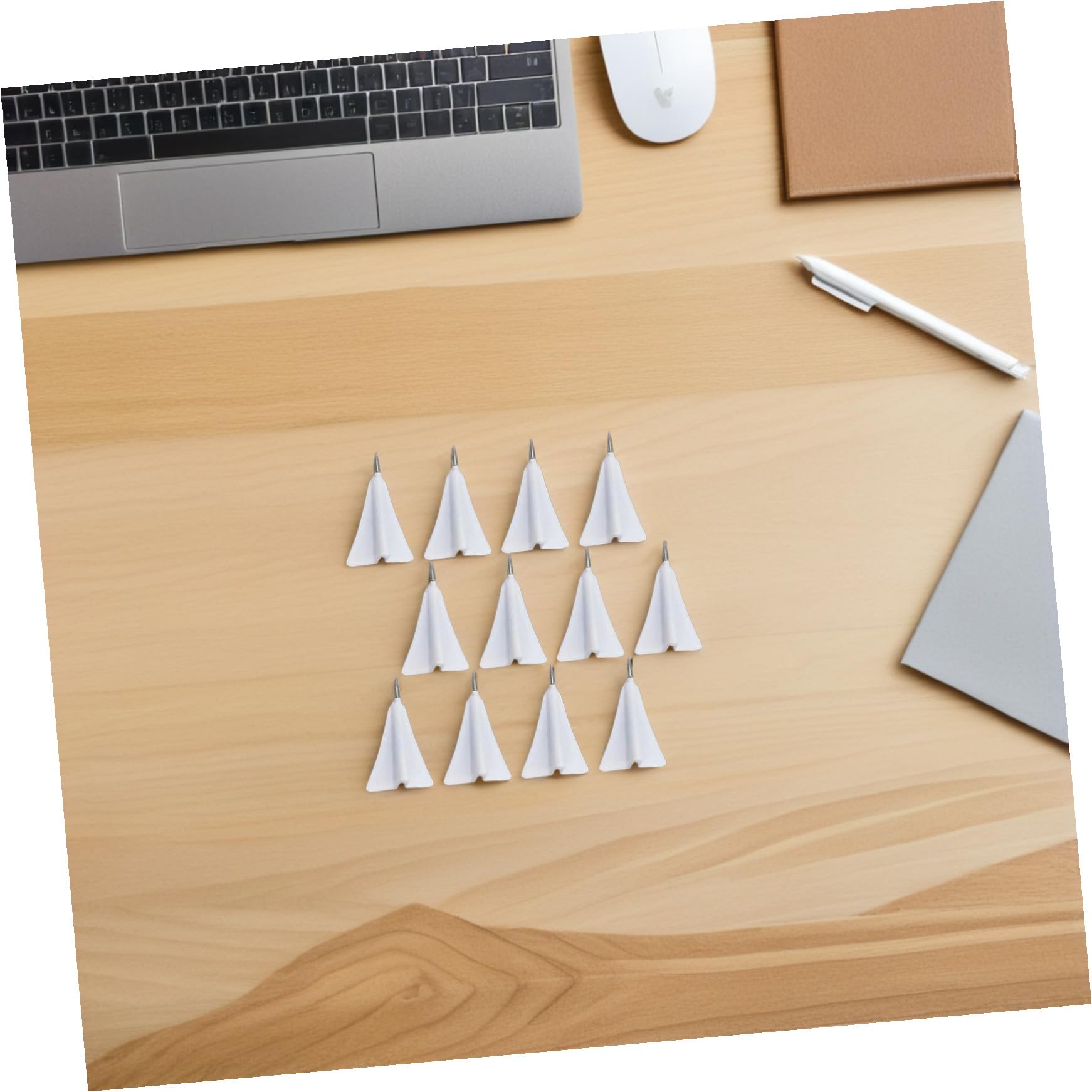 DOITOOL Chinchetas Multifunción Fáciles de Usar y Almacenar Delicadas de Avión en Color Blanco, Hechas de Abs y Acero Pack de 12 Piezas Ideales para Tiras de Corcho y Papelería