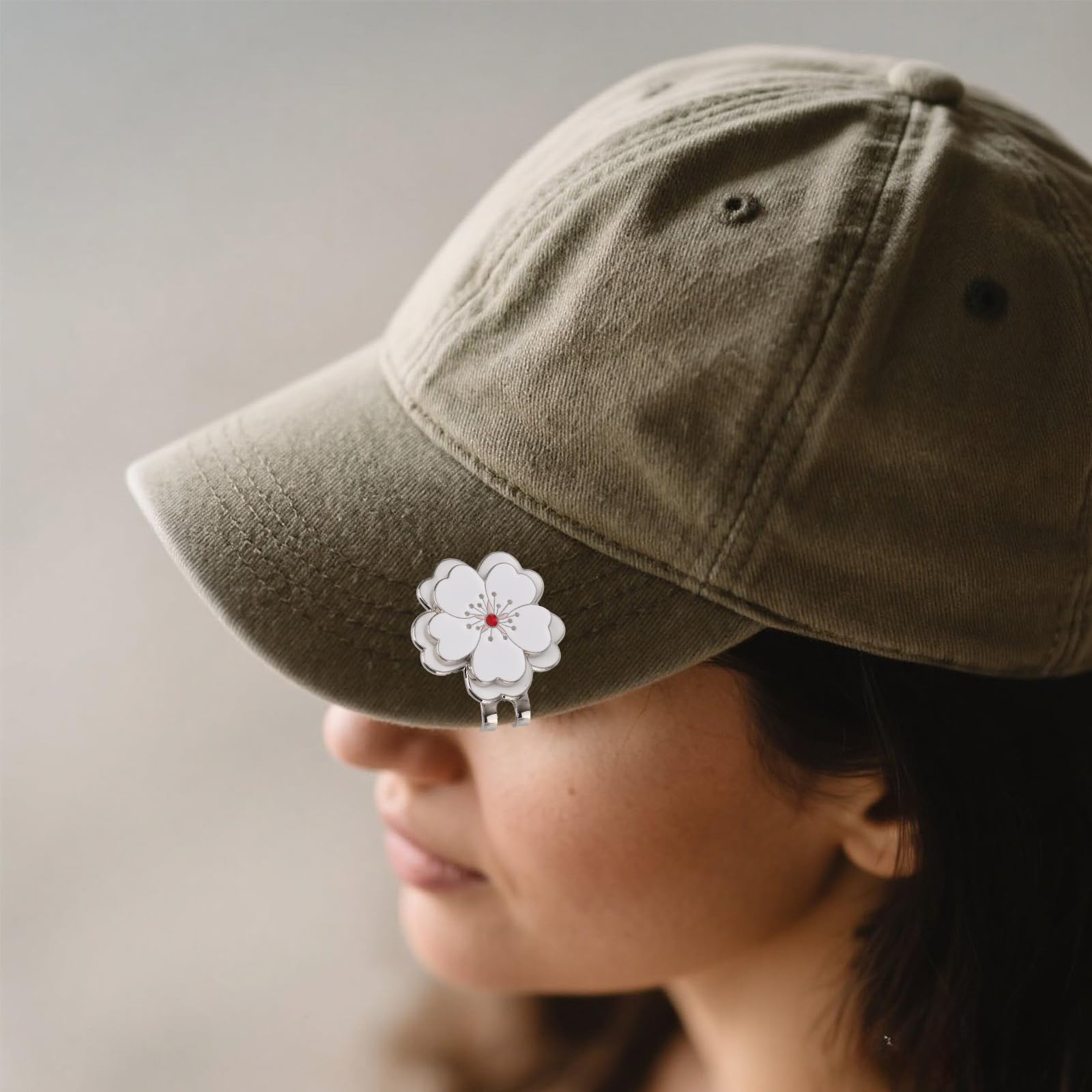 lasuroa Clip Magnetica per Cappellino da Golf, Segnapalline Golf Forma Fiore Bianco con Clip Cappellino Accessori Decorativi per Donna e Uomo Sacca
