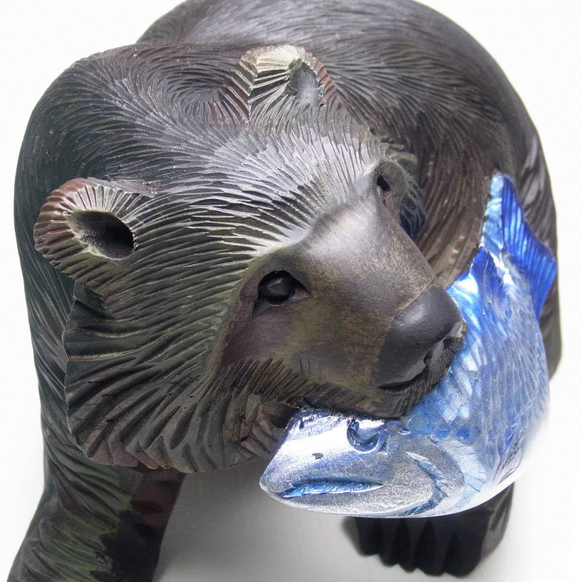 Amazon.co.jp: 北海道民芸品木彫りの熊クマの置物色を塗ってみました