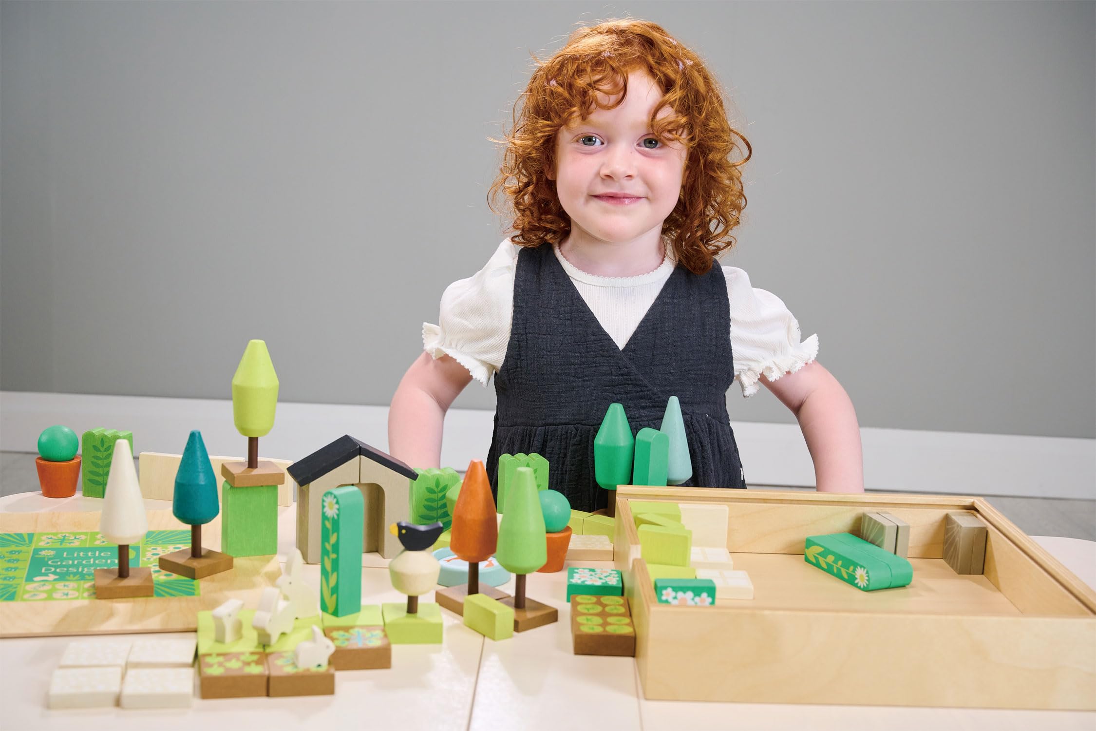 Tender Leaf Toys Blumengarten-Set: pädagogisches und lustiges Rollenspiel für Kinder, Spaß für Kinder ab 3 Jahren (kleiner Gartendesigner)