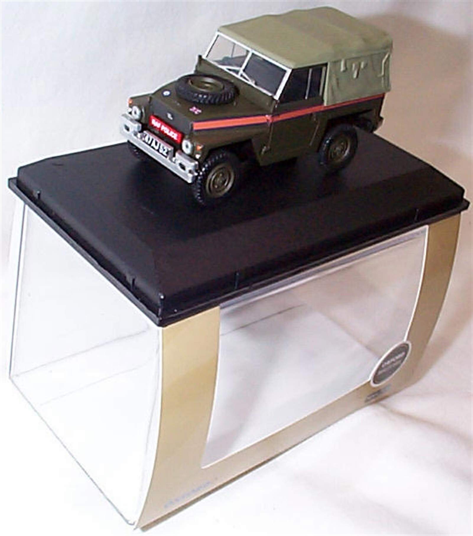 oxford LAND R0VER lightweight canvas RAF police vehicle 1:43 scale diecast model