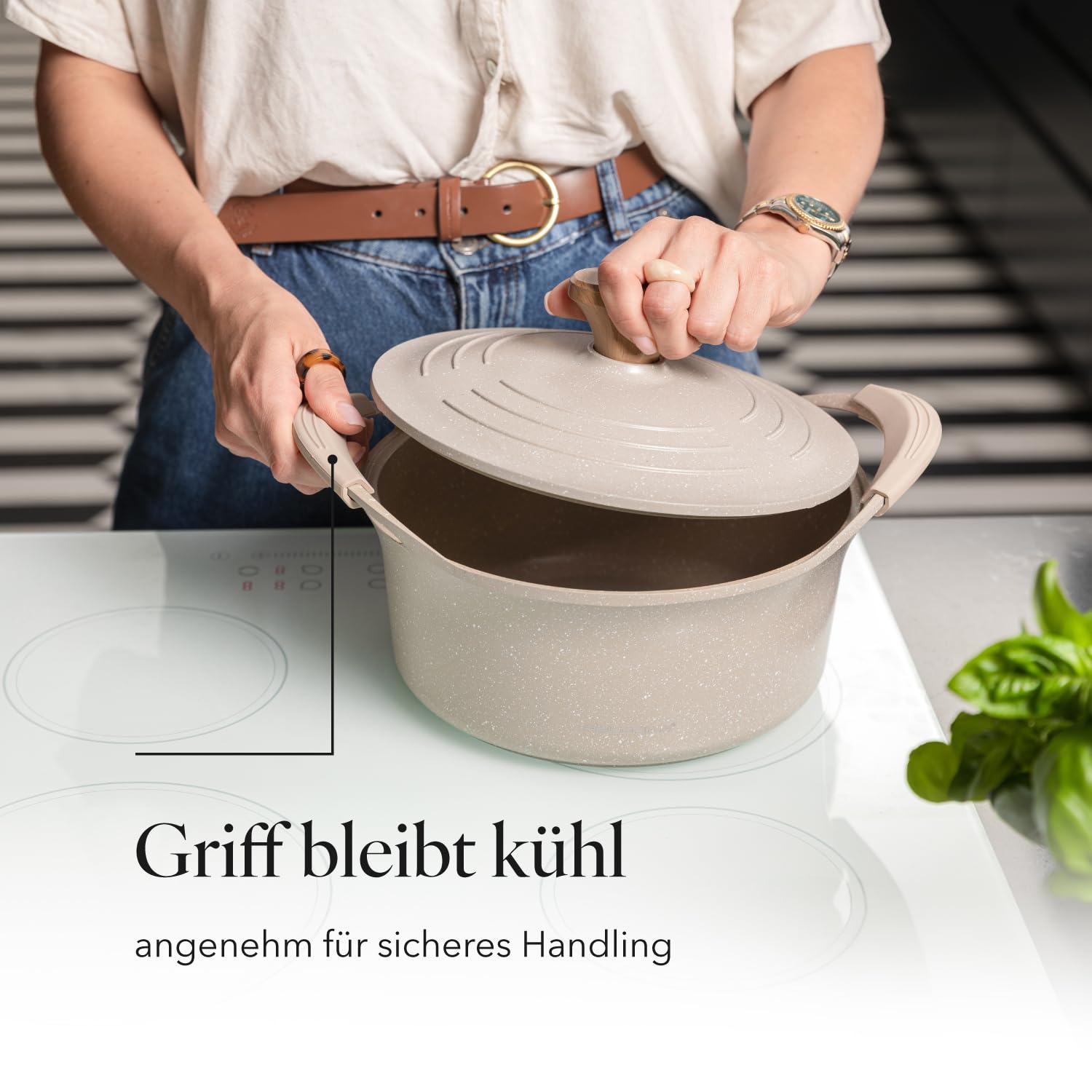 FLORINA Aluminiumtopf OSLO 4,3 l 24 cm Durchmesser I Keramische Antihaftbeschichtung I Ergonomischer Softgrip-Griff I Hitzebeständig | Topf geeignet für Induktions-, Gas- und Elektrokochfelder