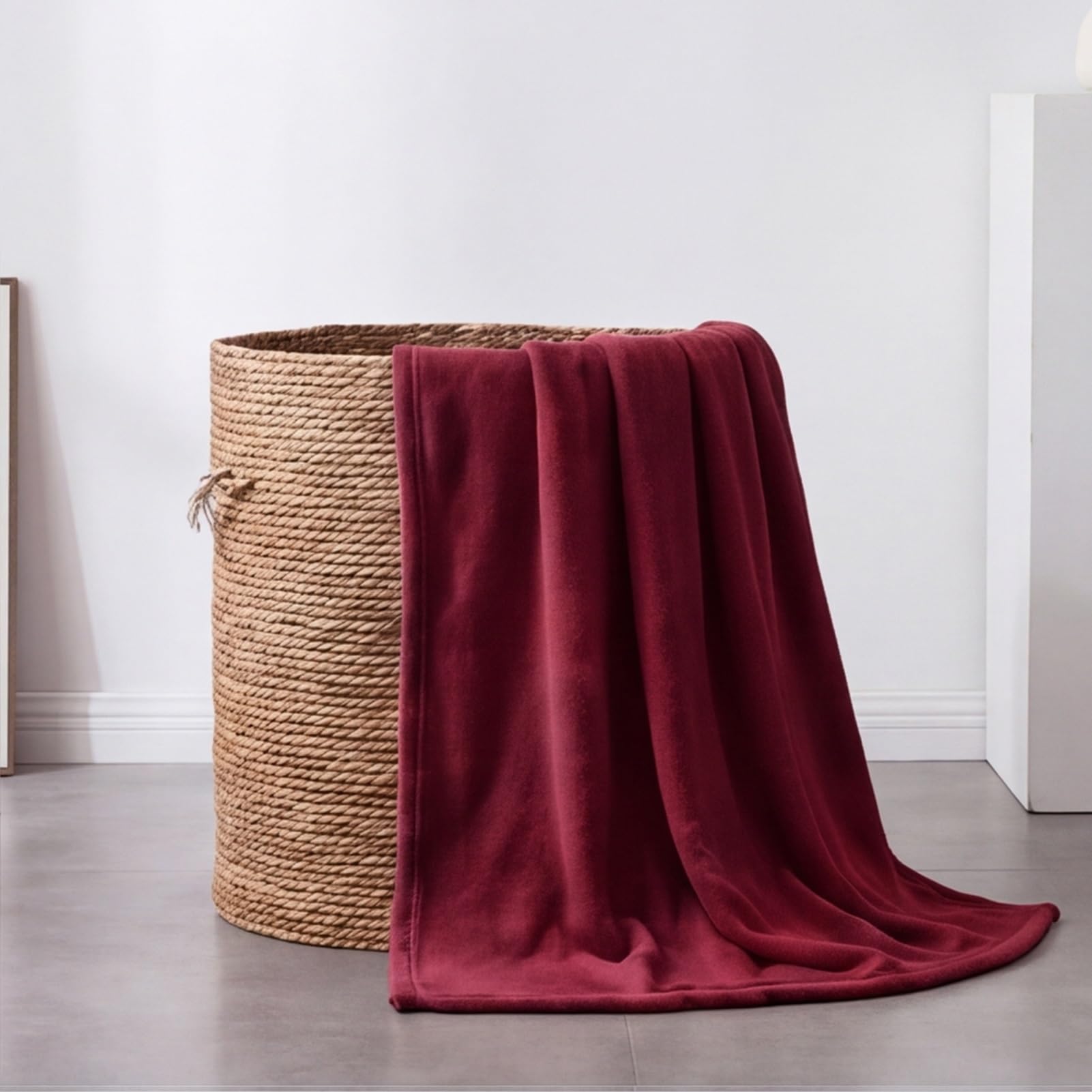 YXRS Large Fleece Throw Blanket 135 x 190 cm Fit All Season Fluffy Sofa Throws Soft Cosy Fluffy for Sofa/Couch/Bed Throw, Red Wine