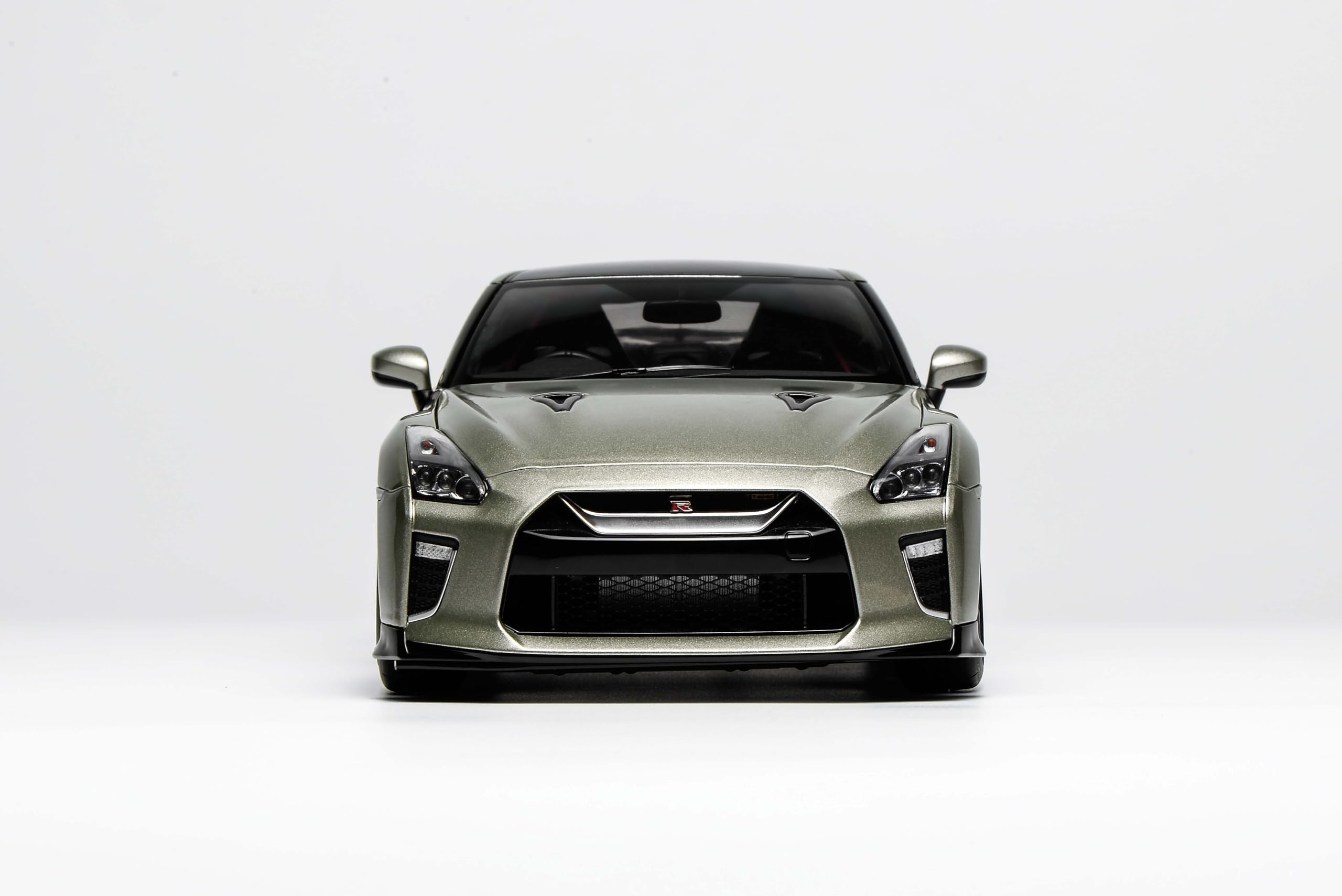 Amazon | フリースタイル (FREESTYLE) MOTORHELIX 1/18 NISSAN GT-R