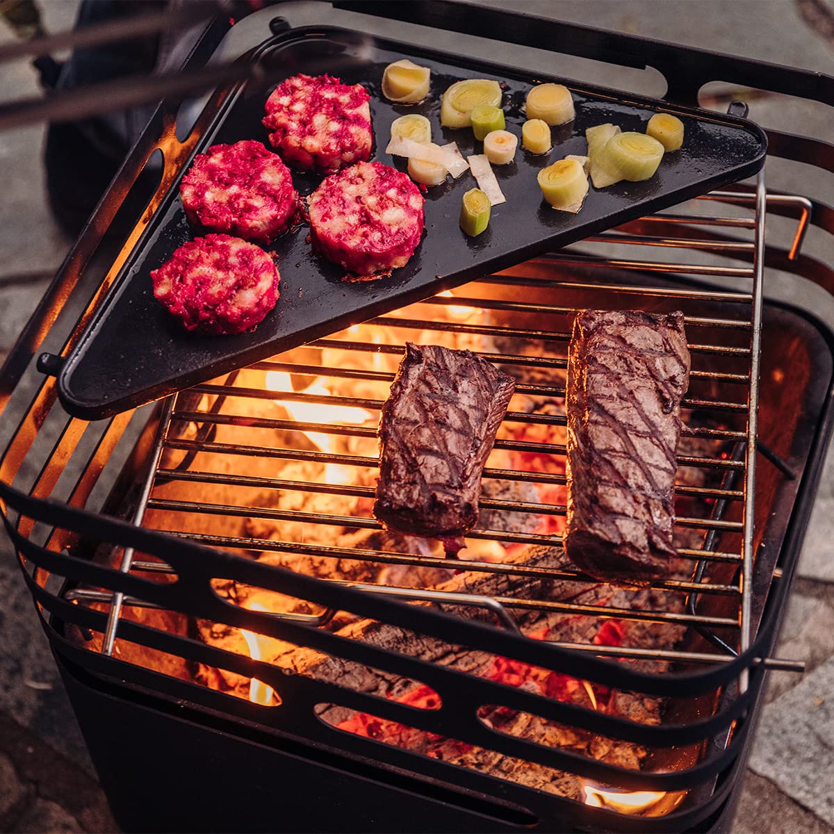 höfats - Cube ruszt do grillowania – zamienia kosz paleniskowy Cube w grill – regulacja wysokości do regulacji temperatury grillowania – stal nierdzewna – prostokątny – akcesoria do kosza