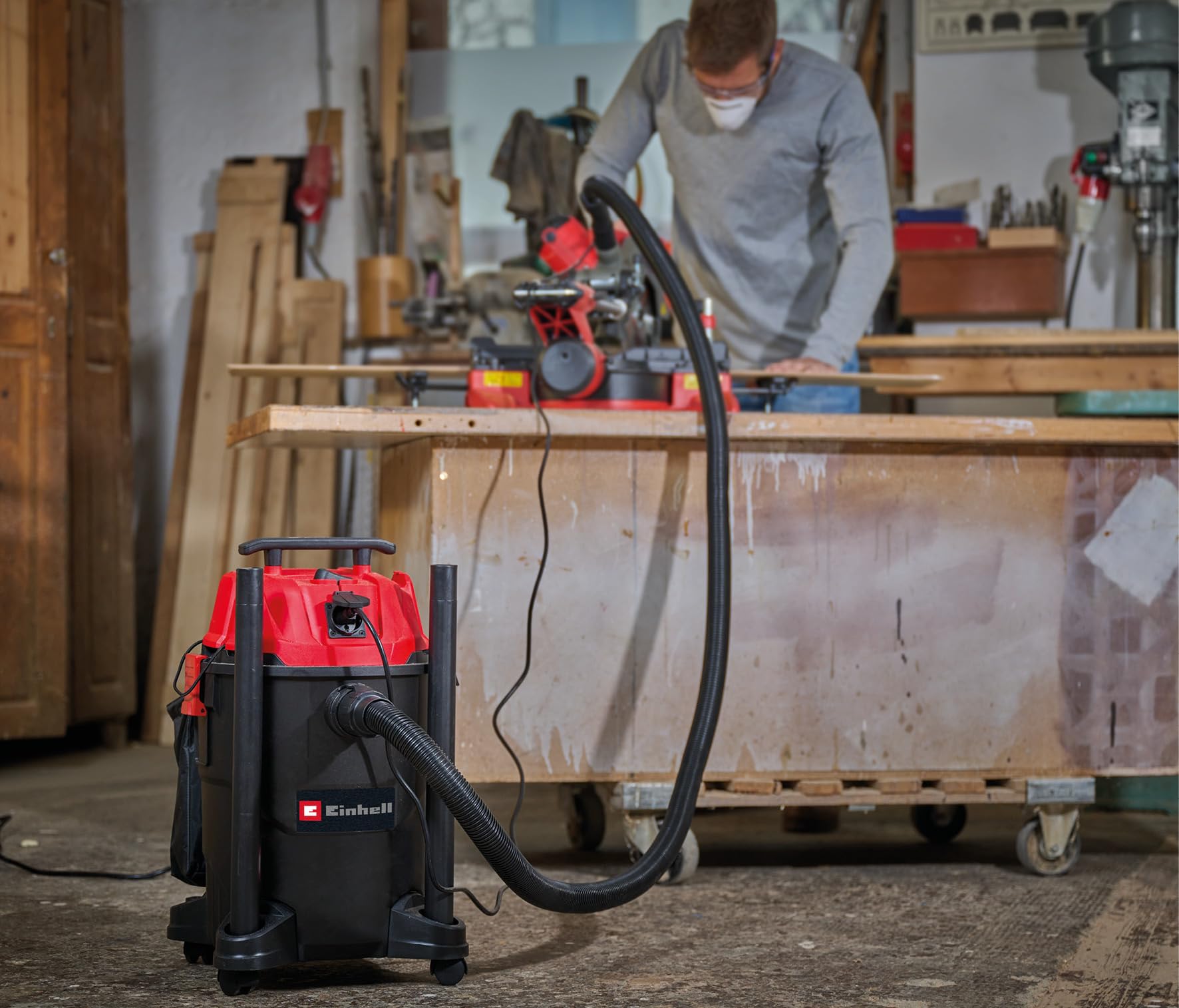 Einhell Aspiratore a secco e umido TC-VC 2555 A (850 Watt, aspirazione 180 mbar, presa automatica, serbatoio di raccolta da 25 litri, maniglia di trasporto, bocchette, filtri e sacco raccogli-sporco)