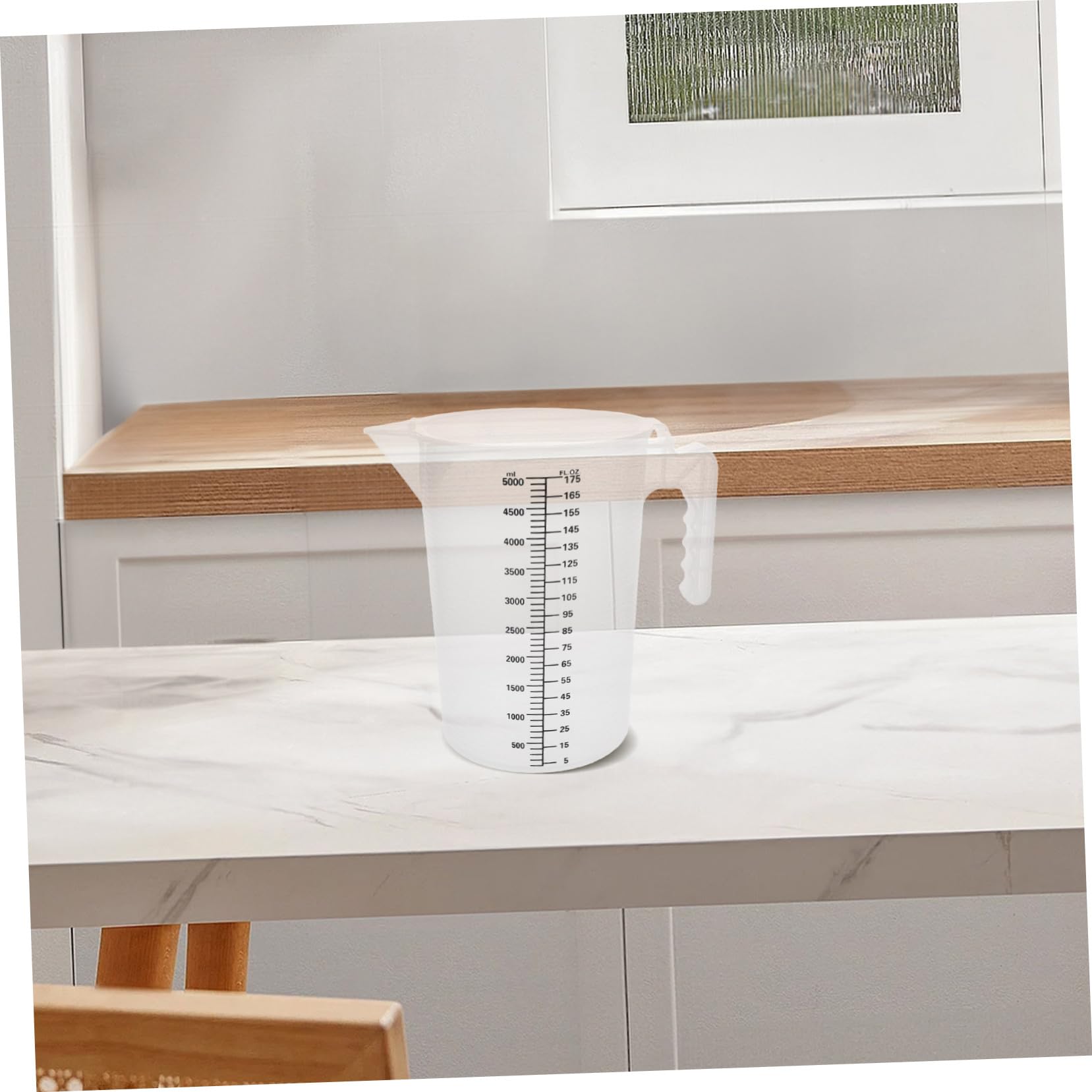 Pichet Mesureur en Plastique Pp Transparent 5l avec Couvercle Anti-poussière, Grosse Capacité pour Usage Commercial et Préparation Précise de Boissons