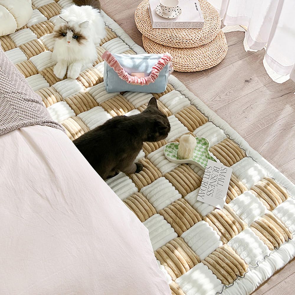 Funny Fuzzy Cream-Coloured Pet Mat Bed | Large Plaid Square Couch Cover | Machine Washable for Dogs Cats | 2023 — image 1