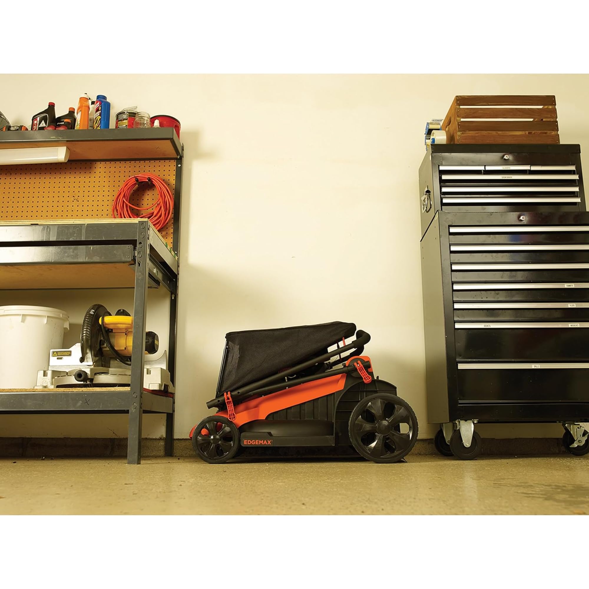 BLACK+DECKER, Attrezzature da giardino - Tosaerba elettrico 2000 W, sbraccio 48 cm. LM2000-QS