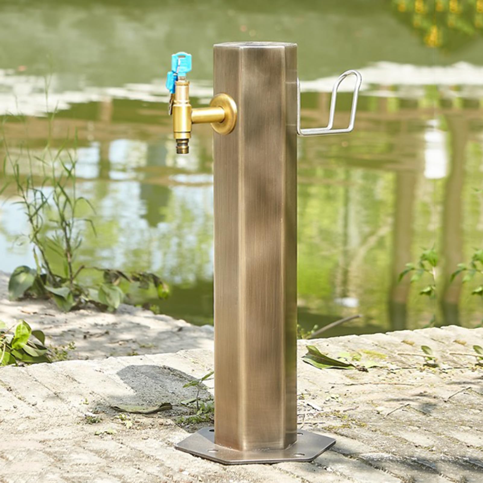 ZYCHSJXA Freestanding Garden Water Column Copper Faucet Decorative Fountain Dispenser for Antifreeze Irrigation & Hose Stand with Hydrant Function Outdoor Feature