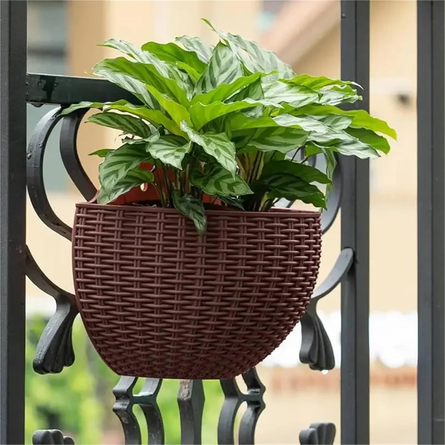Wall-Mounted Flower Basket Garden Hanging Flower Pot Nest Basket Imitation Rattan Flower Basket Semi-Circular Flower Planter(White)