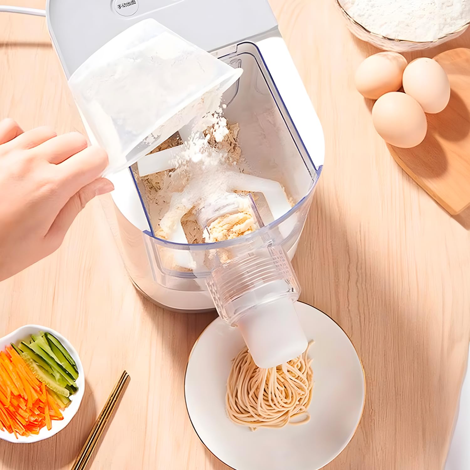 DCG PM1750 - macchina per la pasta. Impasta in 3 minuti, pasta pronta entro 10 minuti. Capacità: 350 gr di farina. 12 stampi per la pasta
