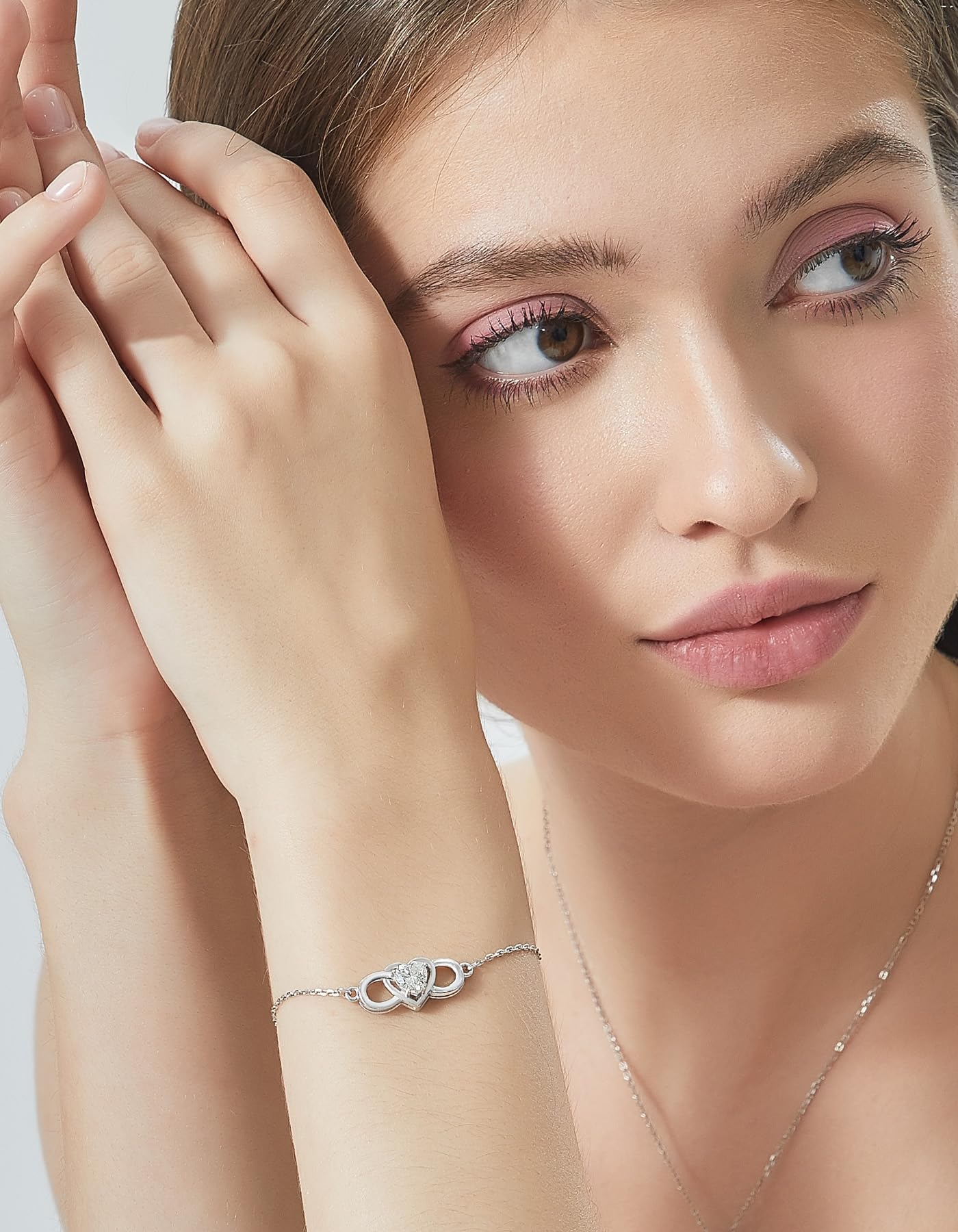 MomentWish Armband Damen Unendlichkeitszeichen, 1 Karat Moissanite Infinity Armband Silber 925 Frauen Liebe Herz Armkette Allergiefrei Valentinstag Geburtstag Geschenk für Freundin Mädchen