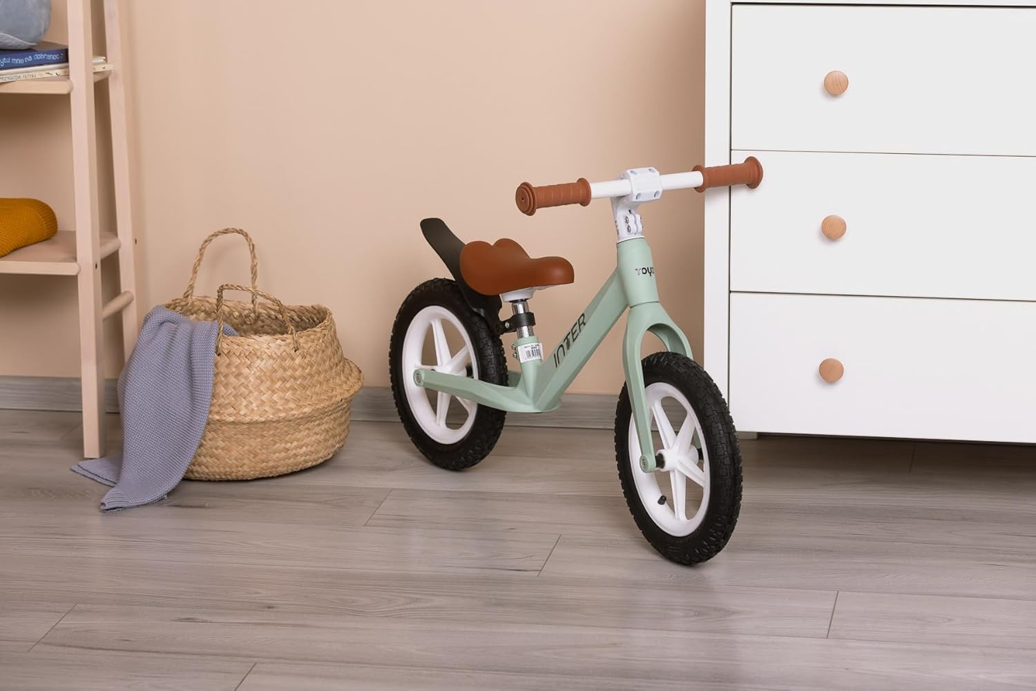 TOYZ Inter - Balance Bike from 3 Years - Balance Bike - for Children 3-6 Years - Children's Bike - Lightweight with Height Adjustable Saddle and Mudguard - for Girls & Boys - Mint