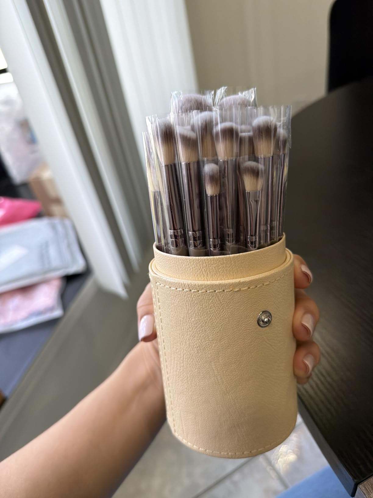 MAANGE 30 Pcs Professional Makeup Brush Set with Travel Case – Kabuki, Foundation, Powder, Blush,Blending& Eyeshadow Brushes, Labeled for Gift-Ready Box,Champagne