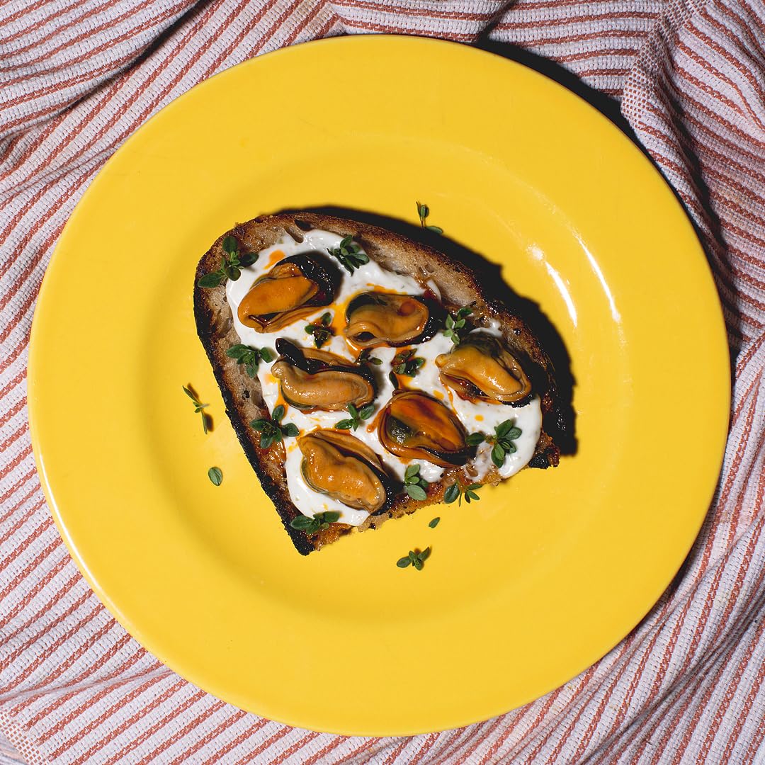 Spanish Mussels Canned in Spiced Pickled Sauce | B Vitamins, Omega-3 | Tinned Seafood by Ati Manel | 1 x 110g Cans (Pack of 2)