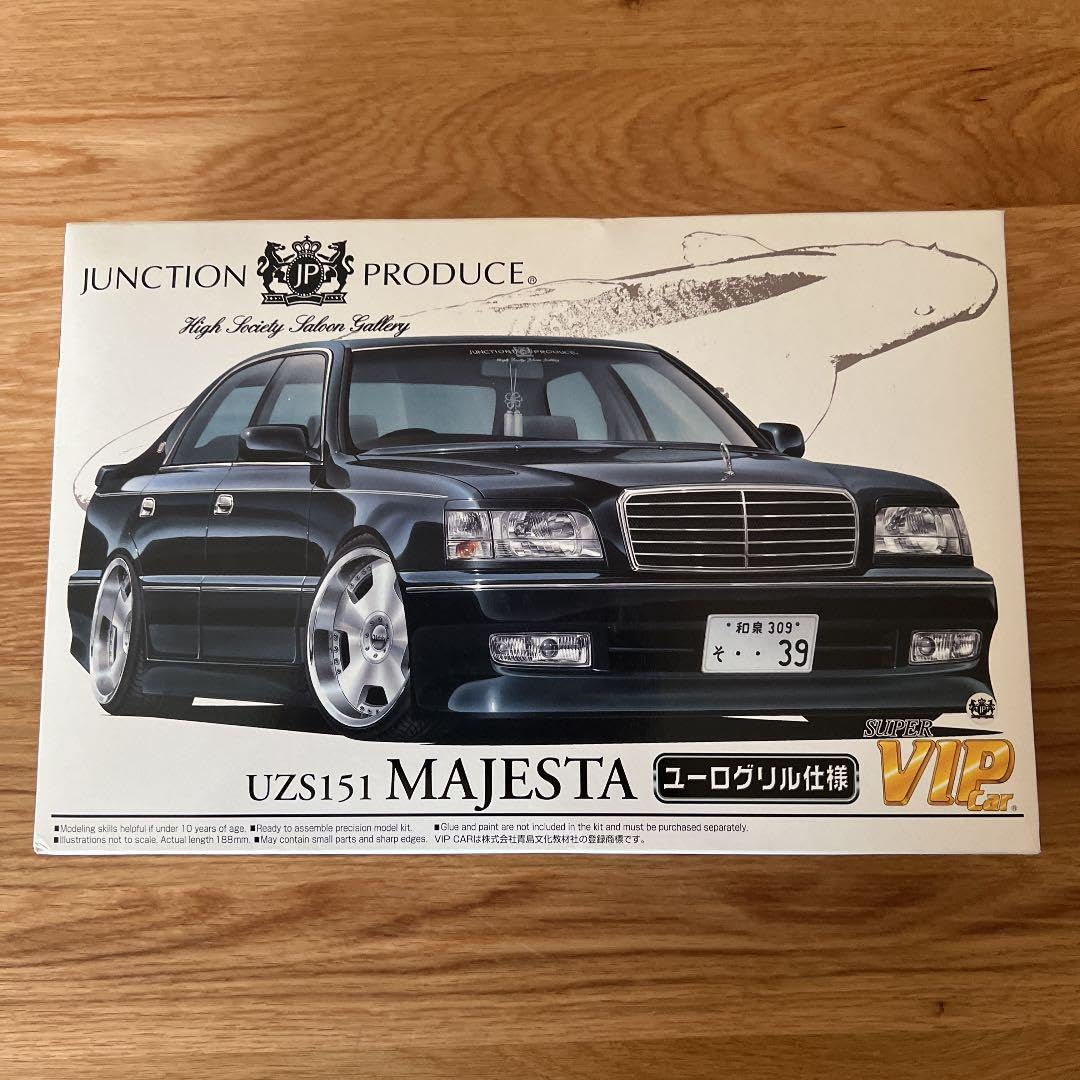 Amazon.co.jp: SUPER VIP Car UZS151 MAJESTA ユーログリル仕様 : おもちゃ