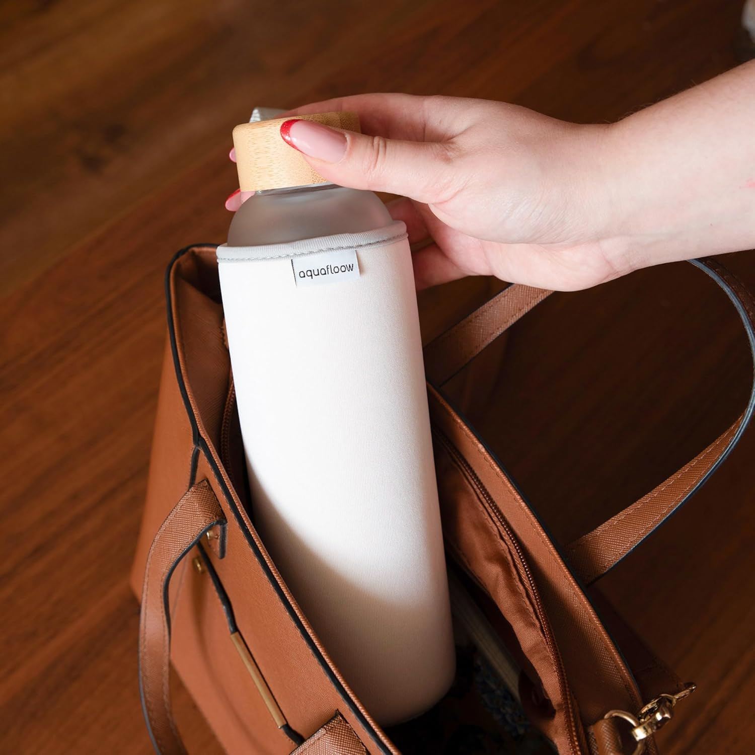 Drinking Bottle Glass 700 ml, Transparent Water Bottle Borosilicate Glass with Bamboo Lid and Neoprene Sleeve | Ideal for Office, Outdoor, School, for Carbonated Drinks – white