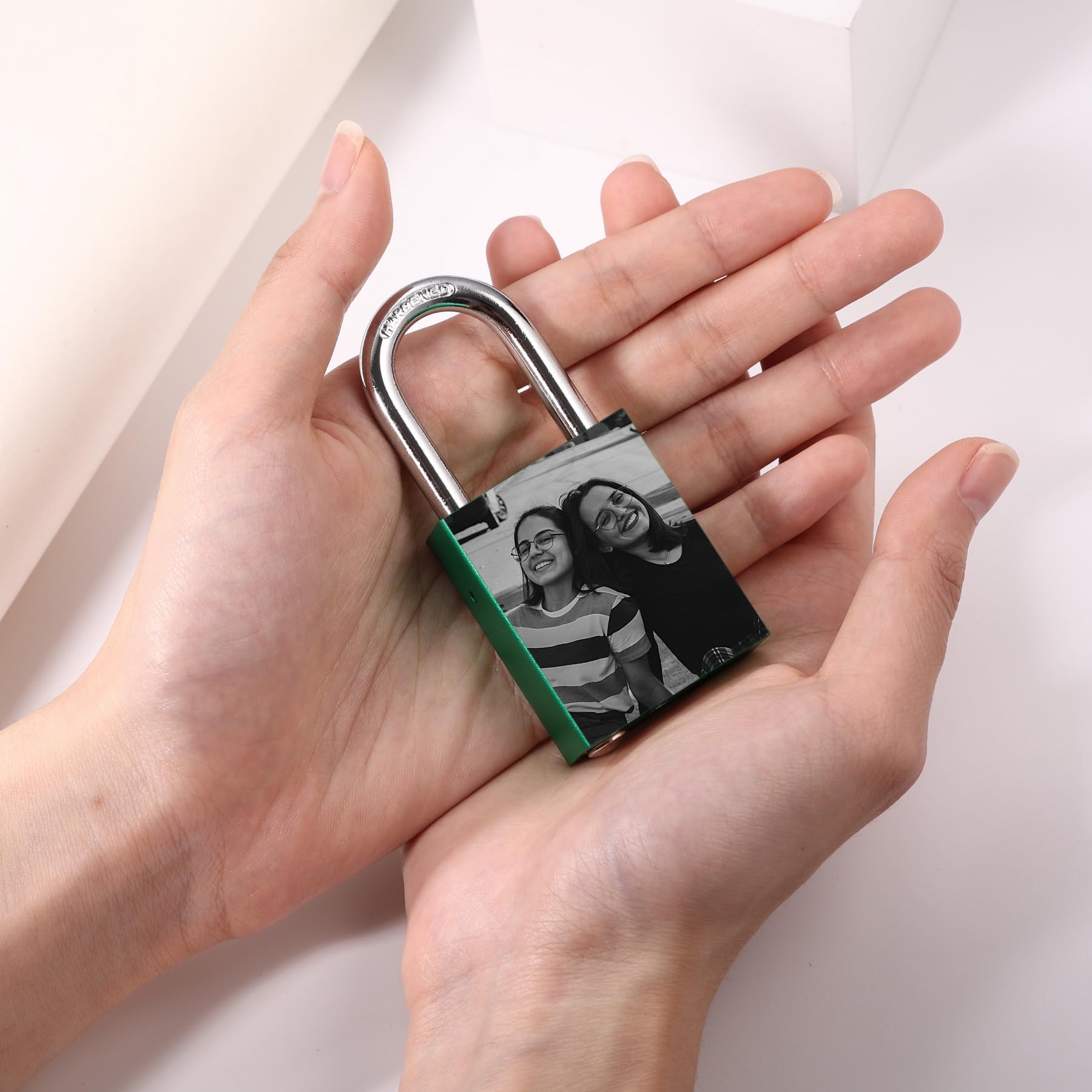 MeMeDIY Personalisiertes Vorhängeschloss - Gravur Mit Foto & Text Für Liebespaare