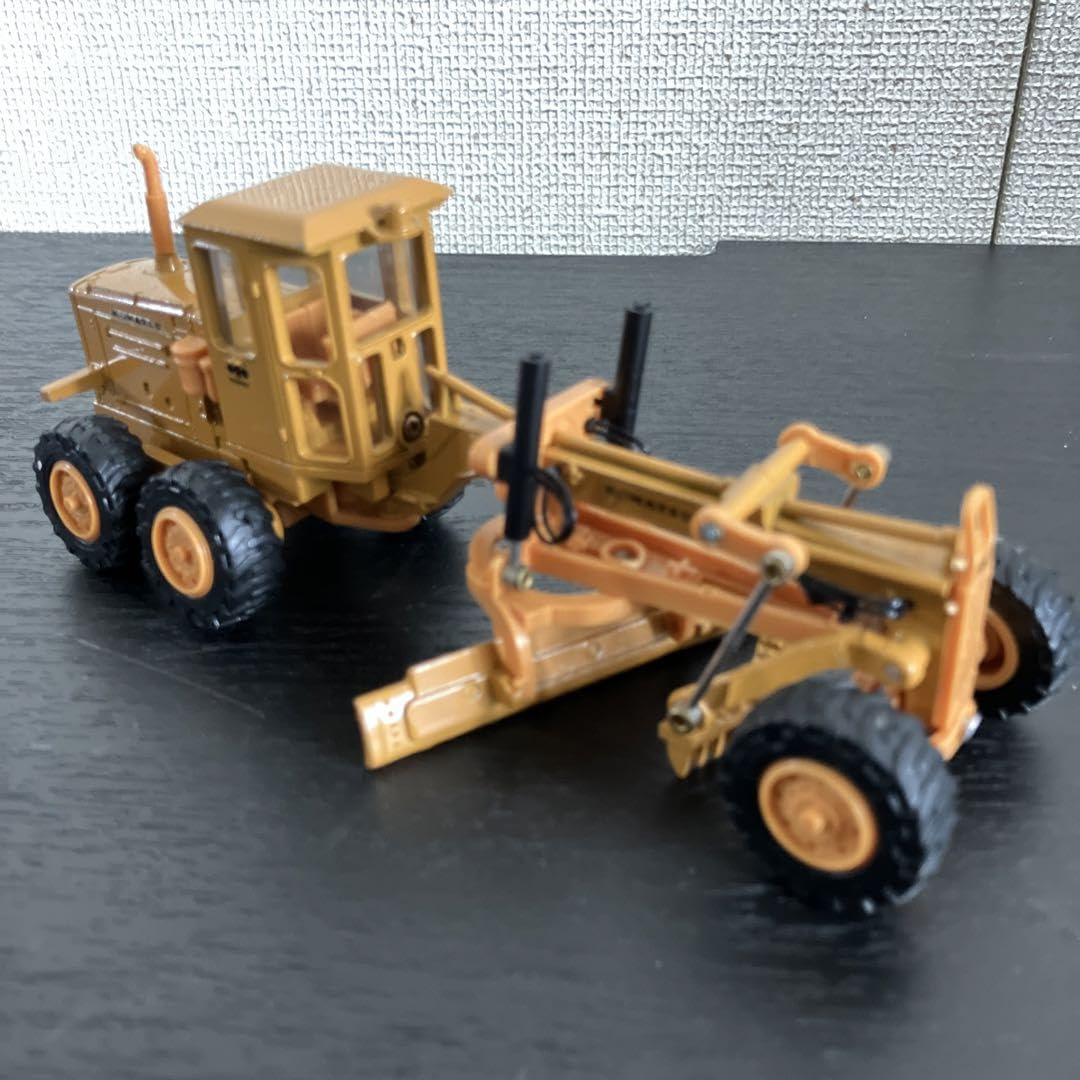 Amazon.co.jp: コマツ モータグレーダ GD605A 模型 重機 KOMATSU 