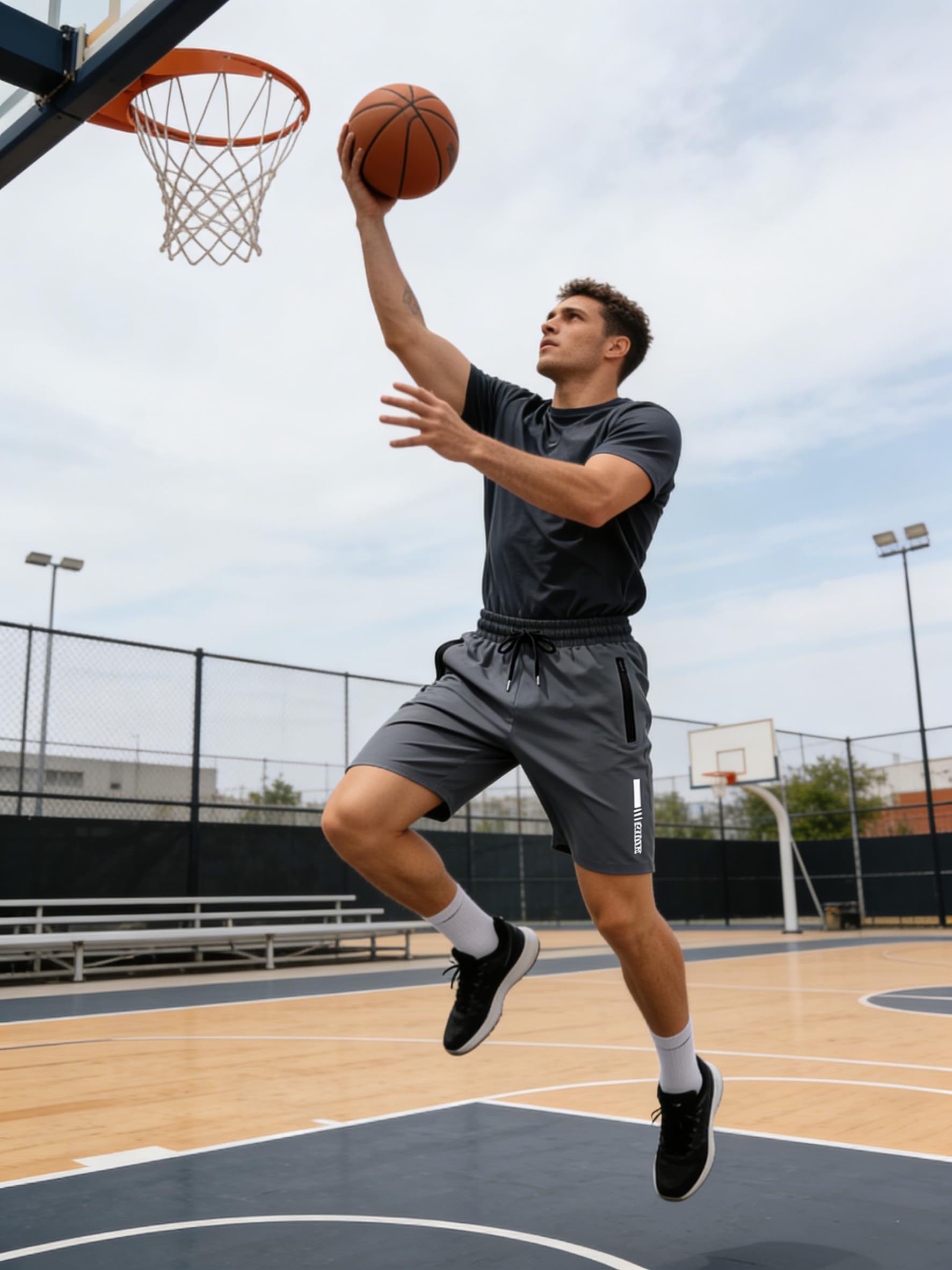 Pantalones cortos deportivos ligeros para hombre, para gimnasio, entrenamiento y correr, pantalones cortos de secado rápido con bolsillos con cremallera — view 4