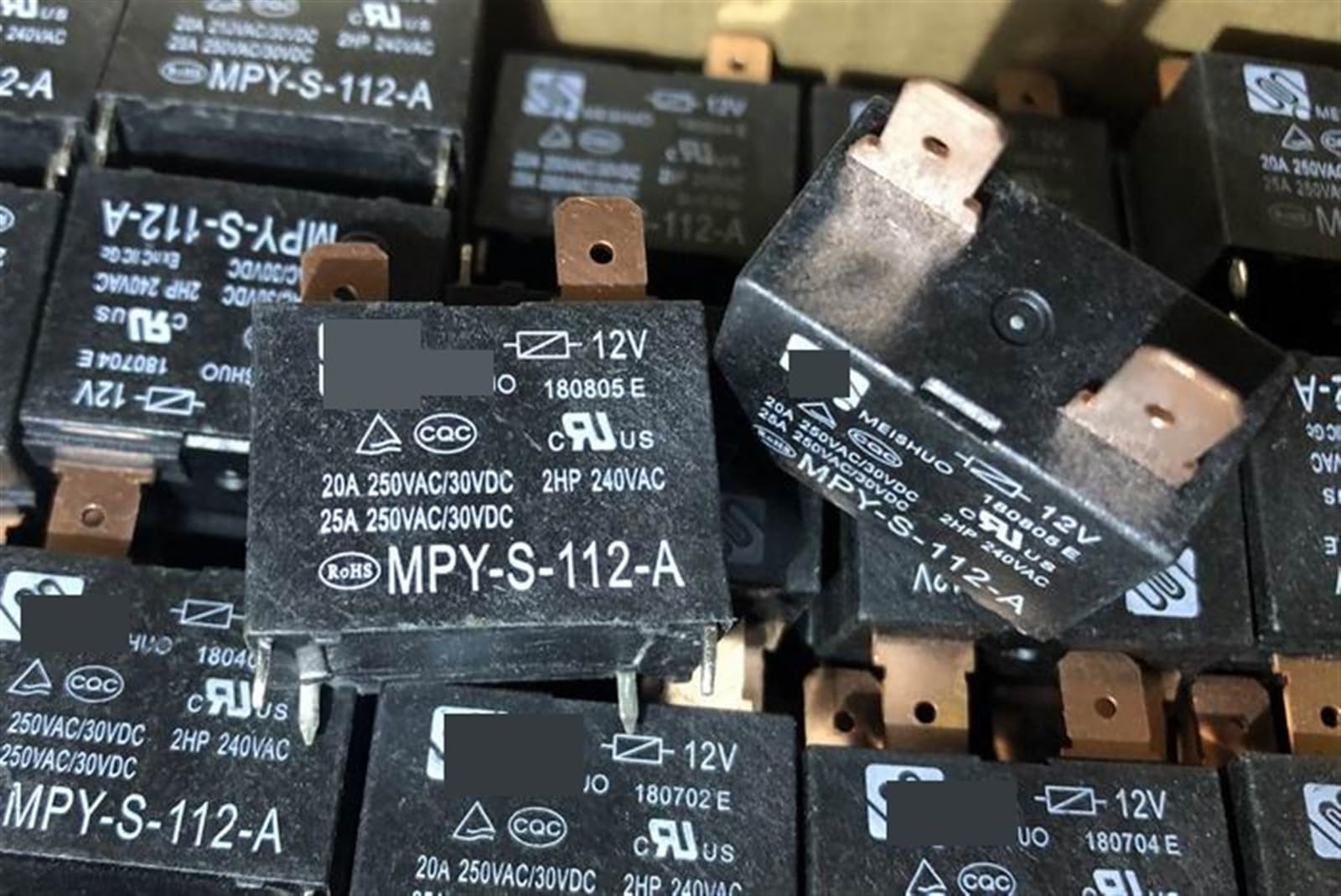 Relais KmoNo MPY-S-112-A 12V 25A contre les surcharges sur circuit 4 broches