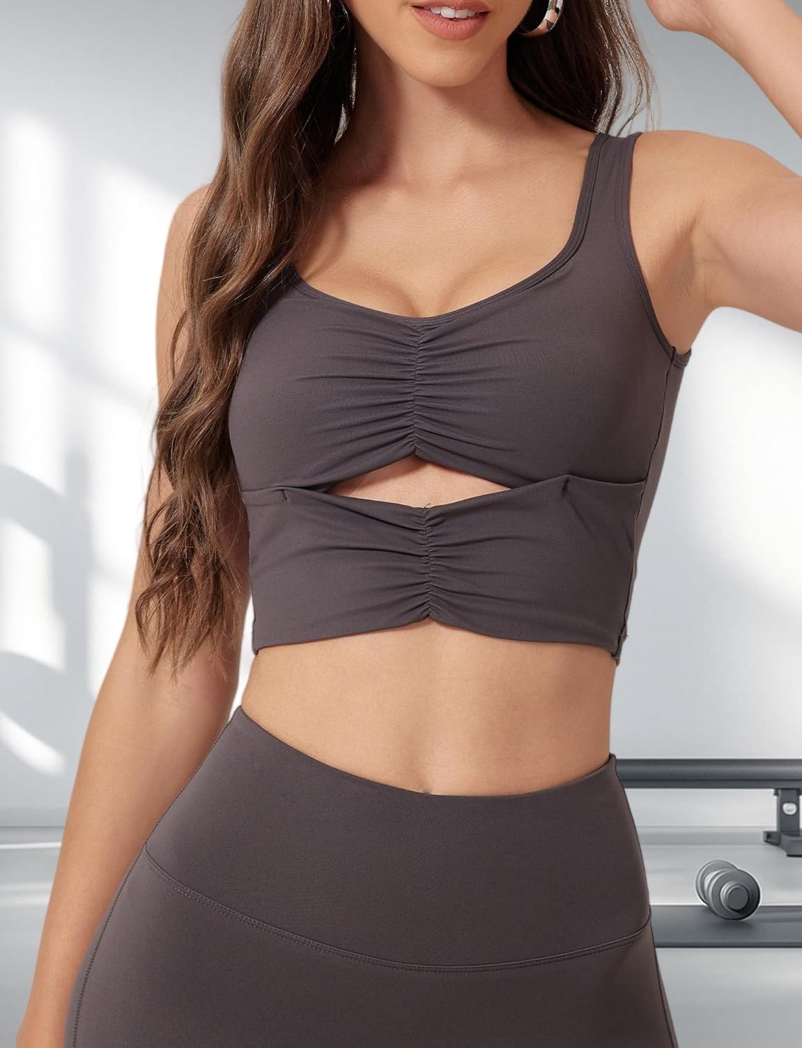 FEOYA Women’s Workout Tops Padded Sports Tank Top Strappy Yoga Crop Top Sleeveless Gym Shirt with Bra Pads