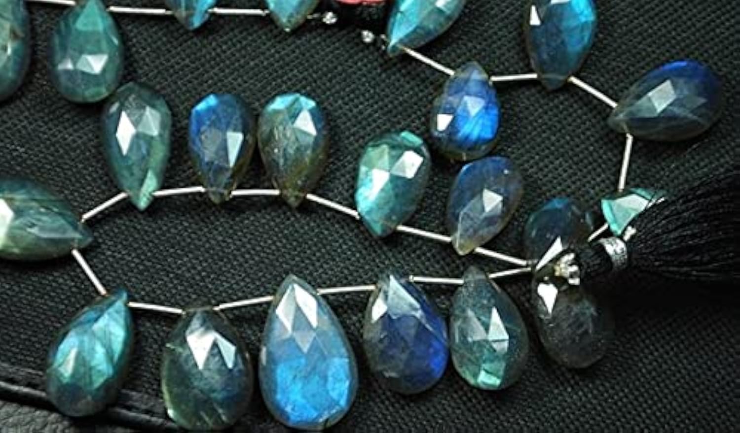 Labradorite bleue en poire facettée pour création de bijoux uniques
