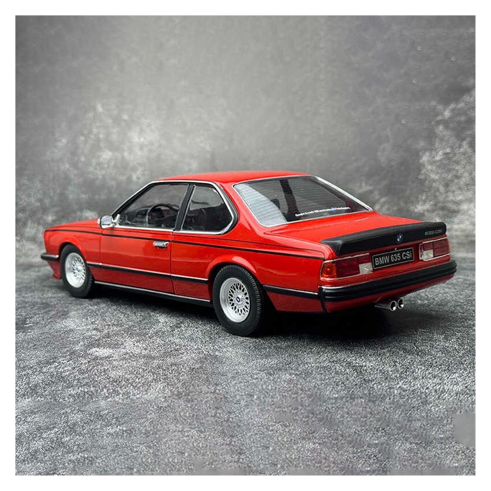 Amazon | ミニカーモデル 1:18スケール レッド BMW 635 E24 1984 ダイ