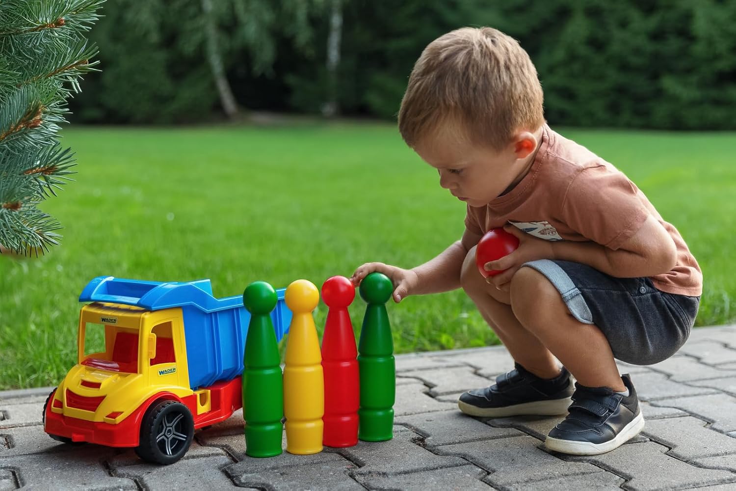 Wader Multi-Truck Tipper with Ninepins