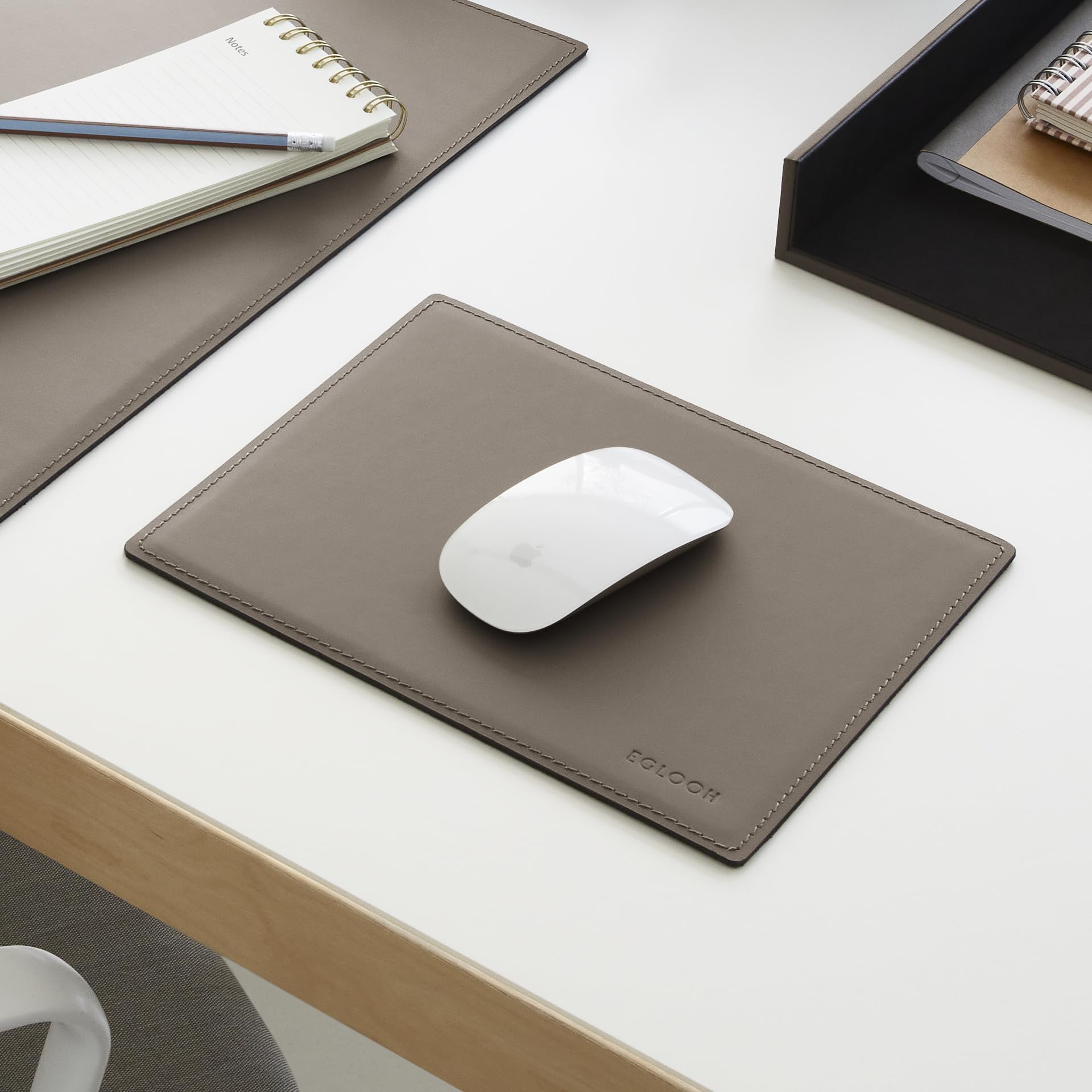 Eglooh - Mercurio - podkładka pod mysz ze skóry taupe szara cm 25x20 - podkładka pod mysz na biurko i do biura, ręcznie wykonane szwy i antypoślizgowa podłoga - Made in Italy