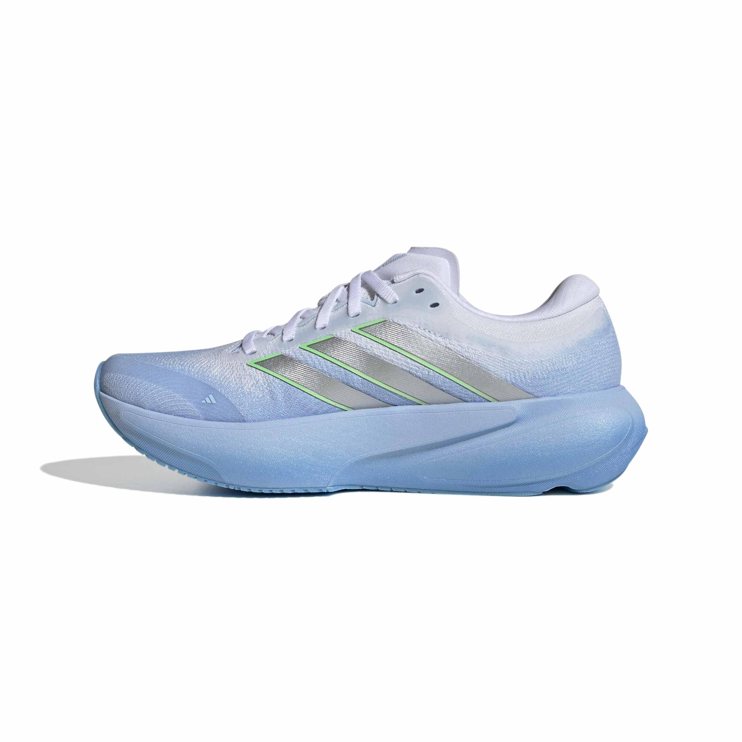 adidas Supernova Rise 3 Damen Laufschuhe mit Dreamstrike+ Dämpfung, atmungsaktivem Primeweave Obermaterial und anatomisch geformter Lighttraxion Außensohle.