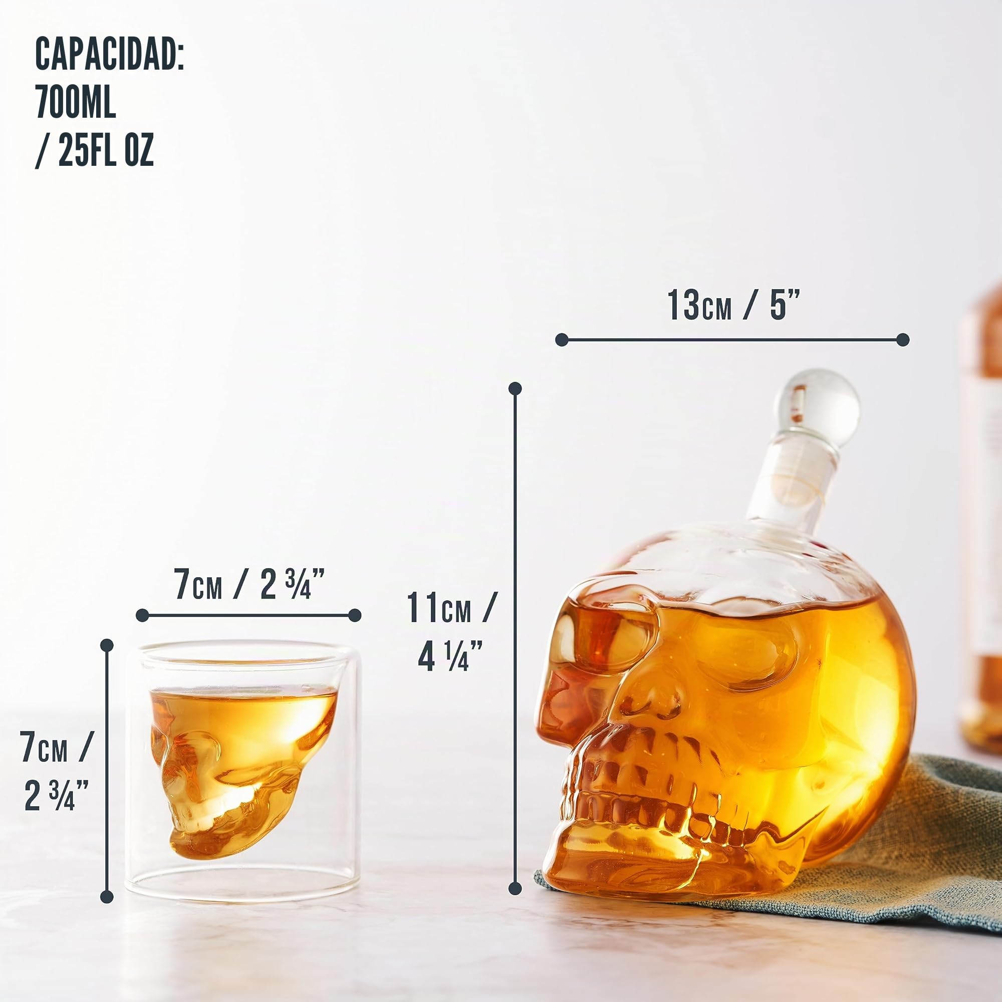 Decantador de Whisky de Cristal (700 ml) - Jarra de Calavera -Set Incluye 6 Vasos de Chupito Originales de Calavera, 75 ml