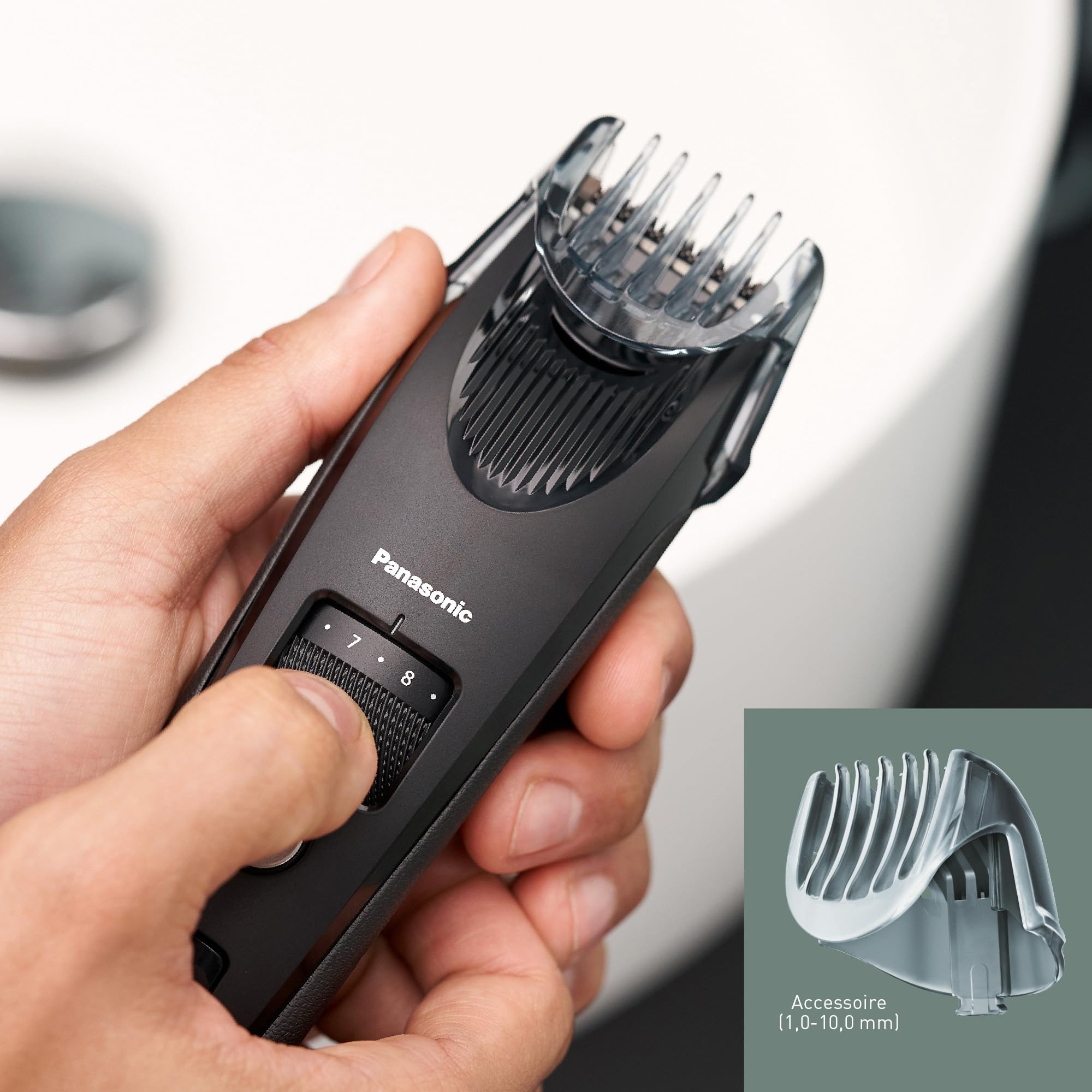 Panasonic ER-SB40-K803 Tondeuse à Barbe pour Hommes, Portable Sans Fil Étanche, 20 Réglages de Longueur, Lames Supérieures, Peigne, Fonctionnement Avec ou Sans Fil, Indicateur de Batterie LED, Noir