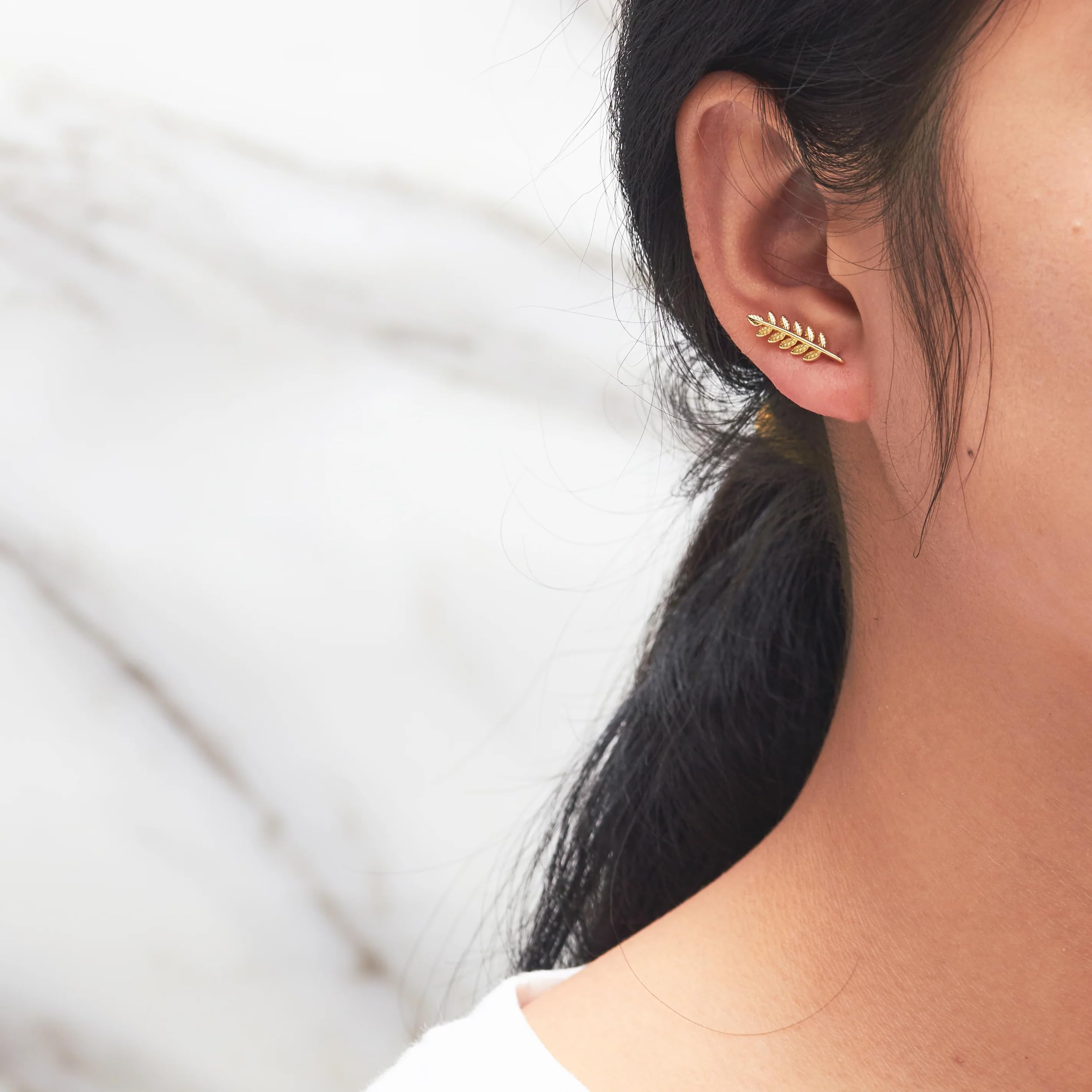 Image secondaire de Philip Jones Boucles d'oreilles feuille plaqué or, Plaqué or