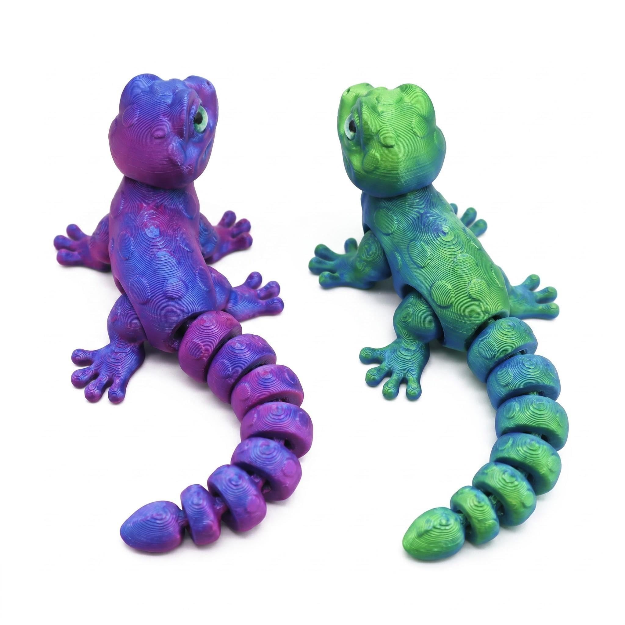 2Pcs 3D Printed Animals Articulated Gecko Toys Wall Climbing Gecko 3D Printed Lizard Flexible 3D Printed Animals Stress Relief Fidget Toy for Adults Reptile Lovers Home Office Gift (Purple+Green)