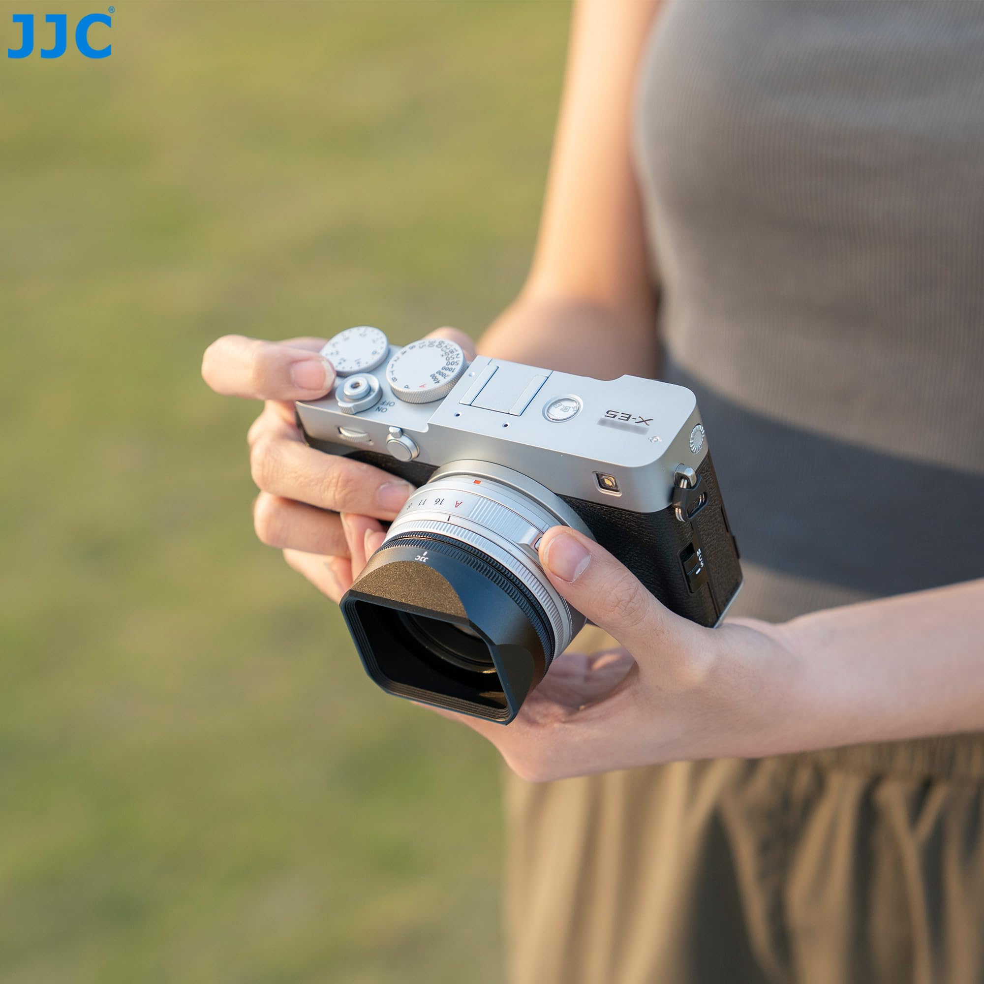 Parasol y Tapa metálicos JJC con Anillo Adaptador Compatible con Fujifilm XF 23 mm F2.8 R WR, XF 27 mm F2.8 R WR, Objetivo XF27 mm F/2.8, Compatible con filtros de Ф39 mm, sustituye al Fuji LH-XF27