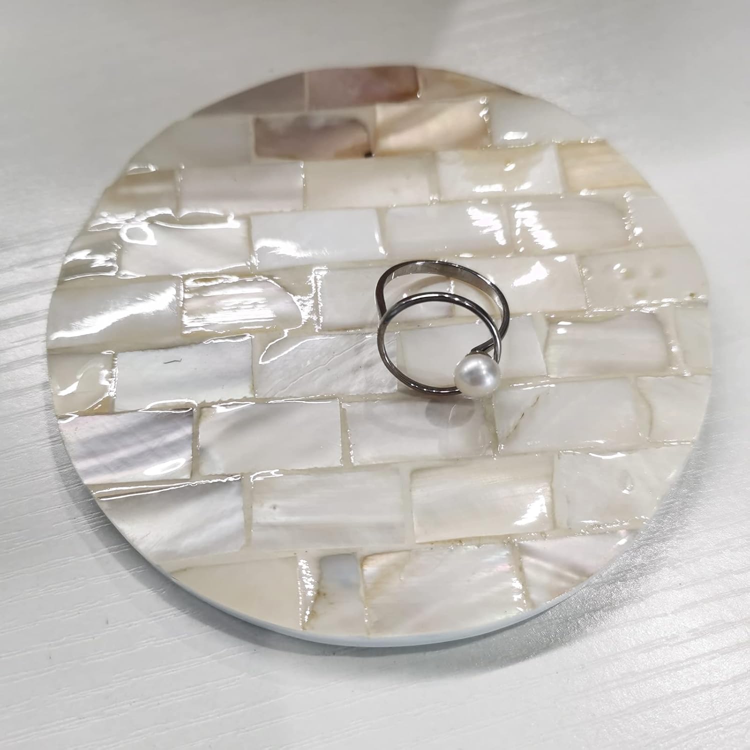 I-lan 6Packs Mother of Pearl Coasters with Holder, Shiny Cream Seashell Inlay Round Cup Holder, Decorative Coasters Capiz Shell Trivet for Coffee Table, 4.3" Diameter