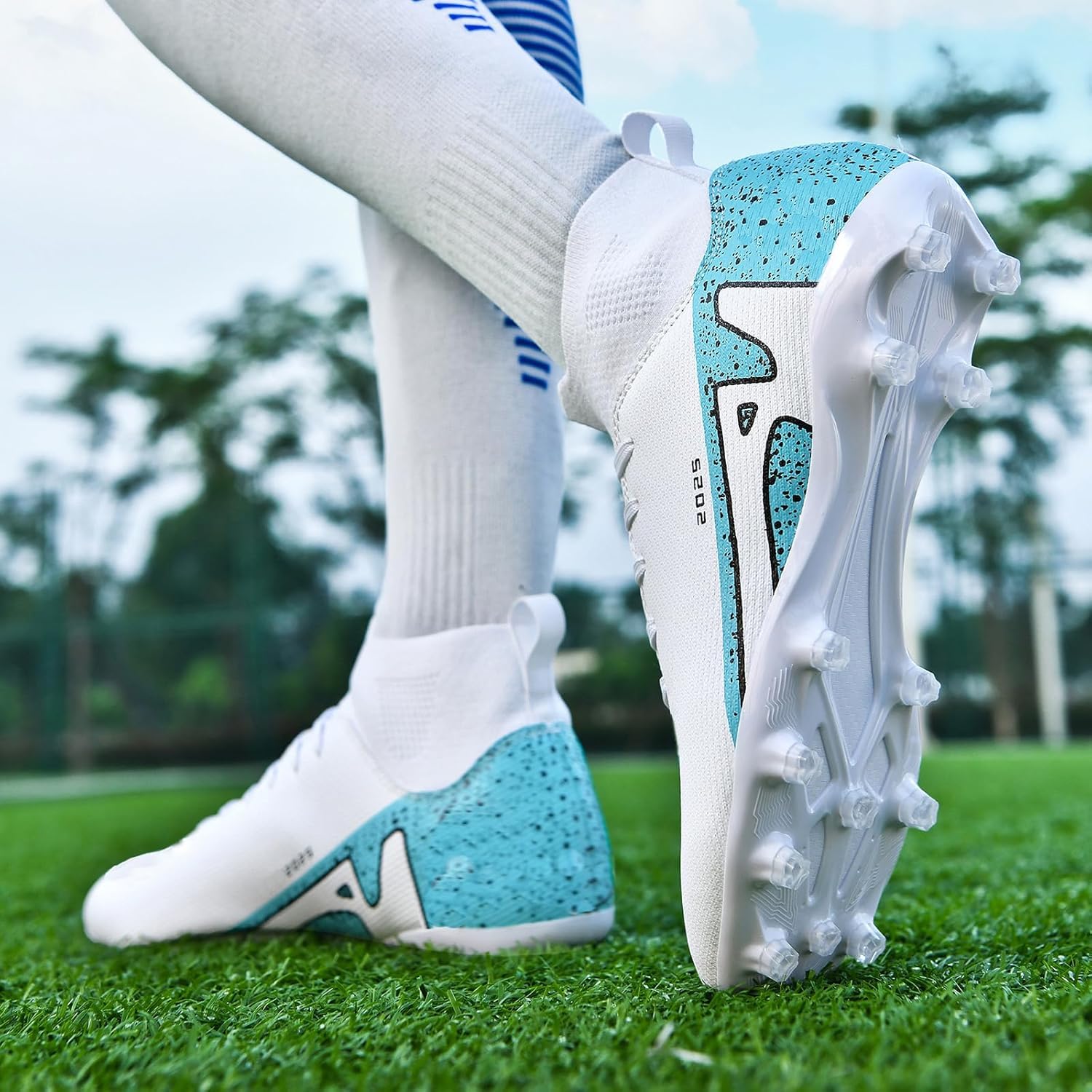Crampon Foot Homme Chaussures de Football Homme Professionnel Antidérapant Athlétisme Entrainement Football de Crampon Sport
