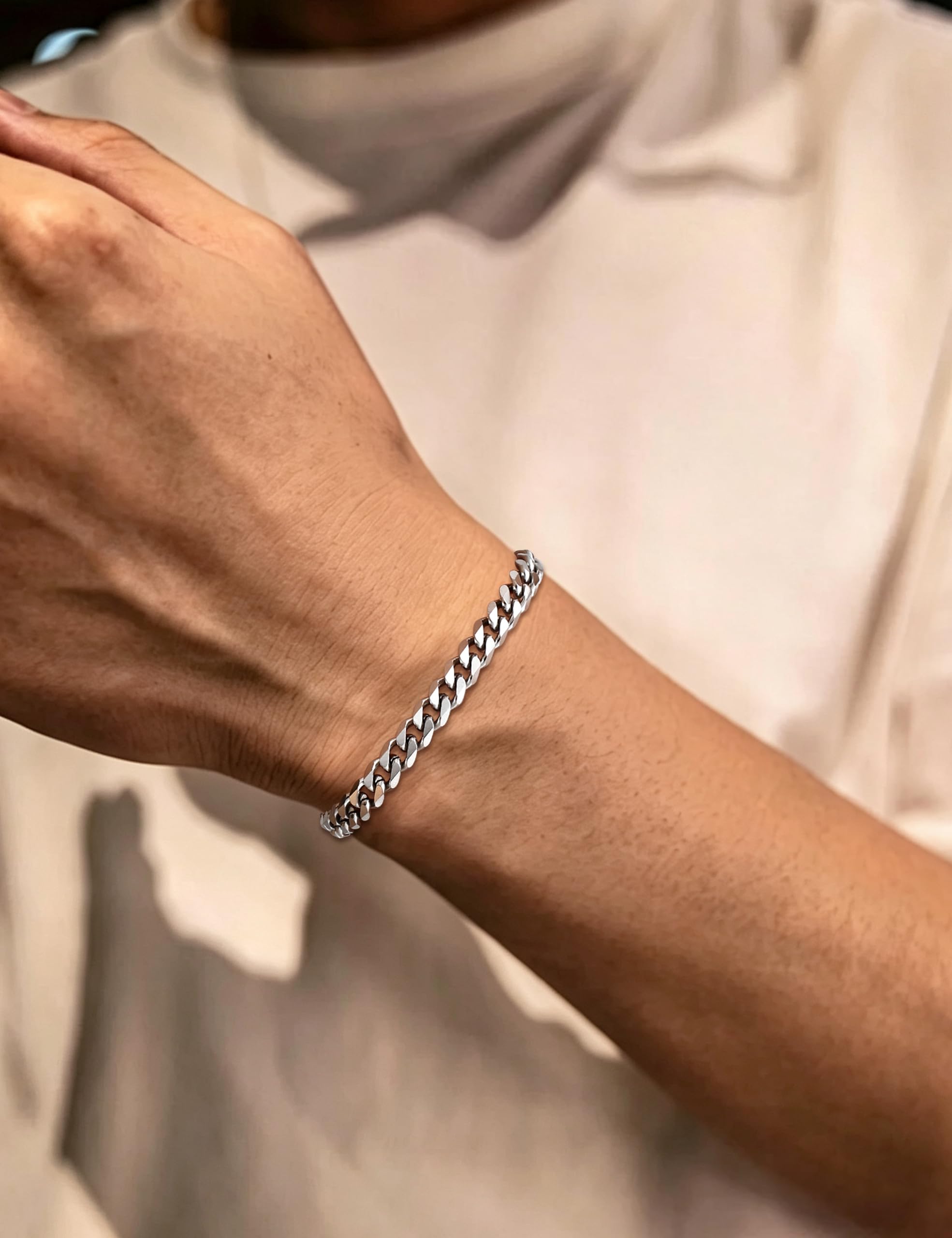 Fiusem Pulsera de eslabones cubanos de 5 mm en tono plateado para hombre