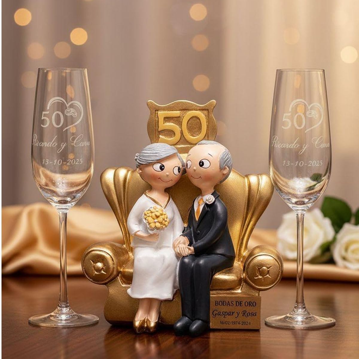 Curia Grabador Set de Regalo 50 Aniversario Bodas de Oro, Figura Decorativa con Placa Personalizada y Copas Grabadas, Diseño Elegante en Dorado (Figura y copas)